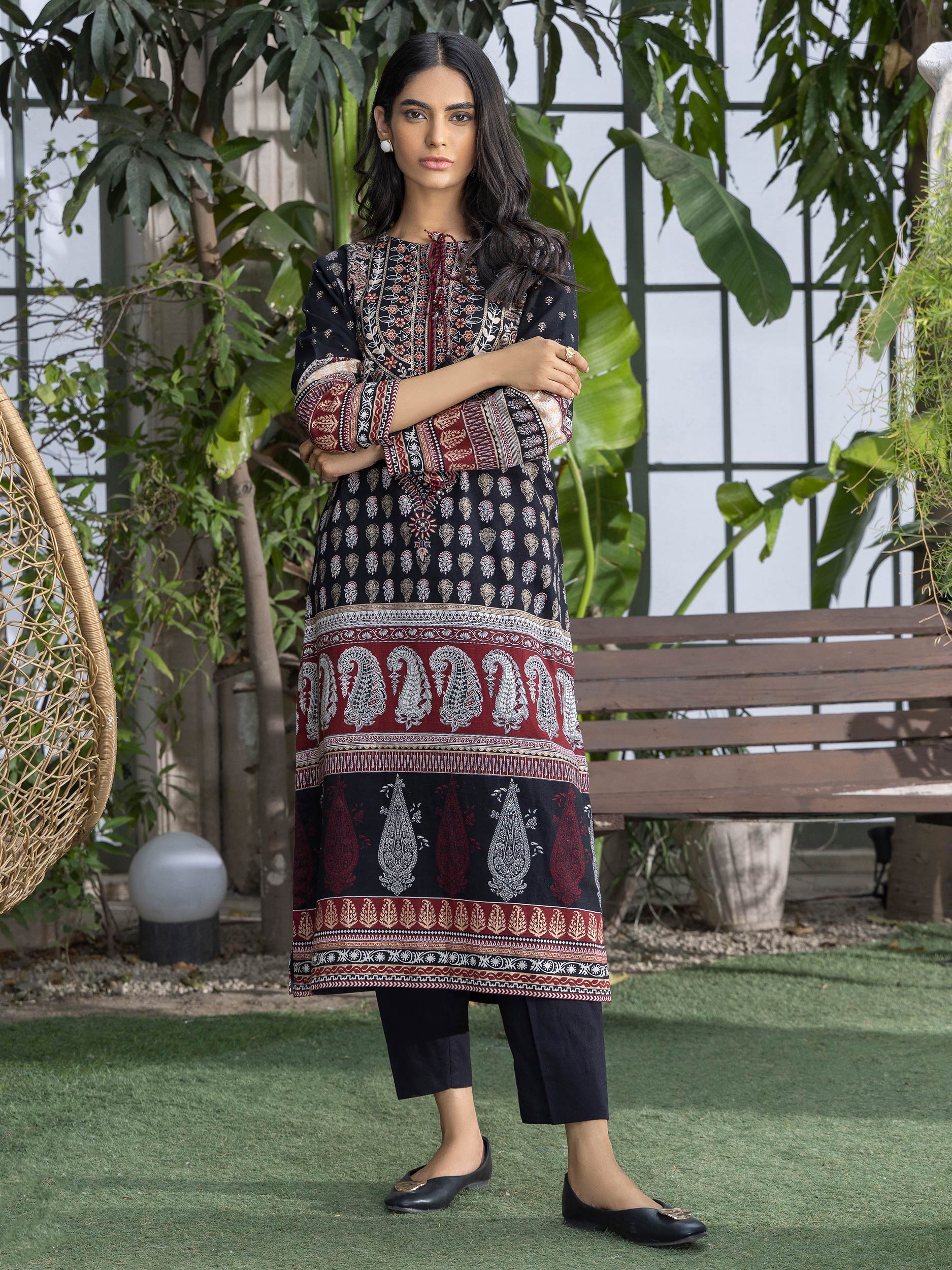 2 Piece Khaddar Suit-Embroidered (Pret)
