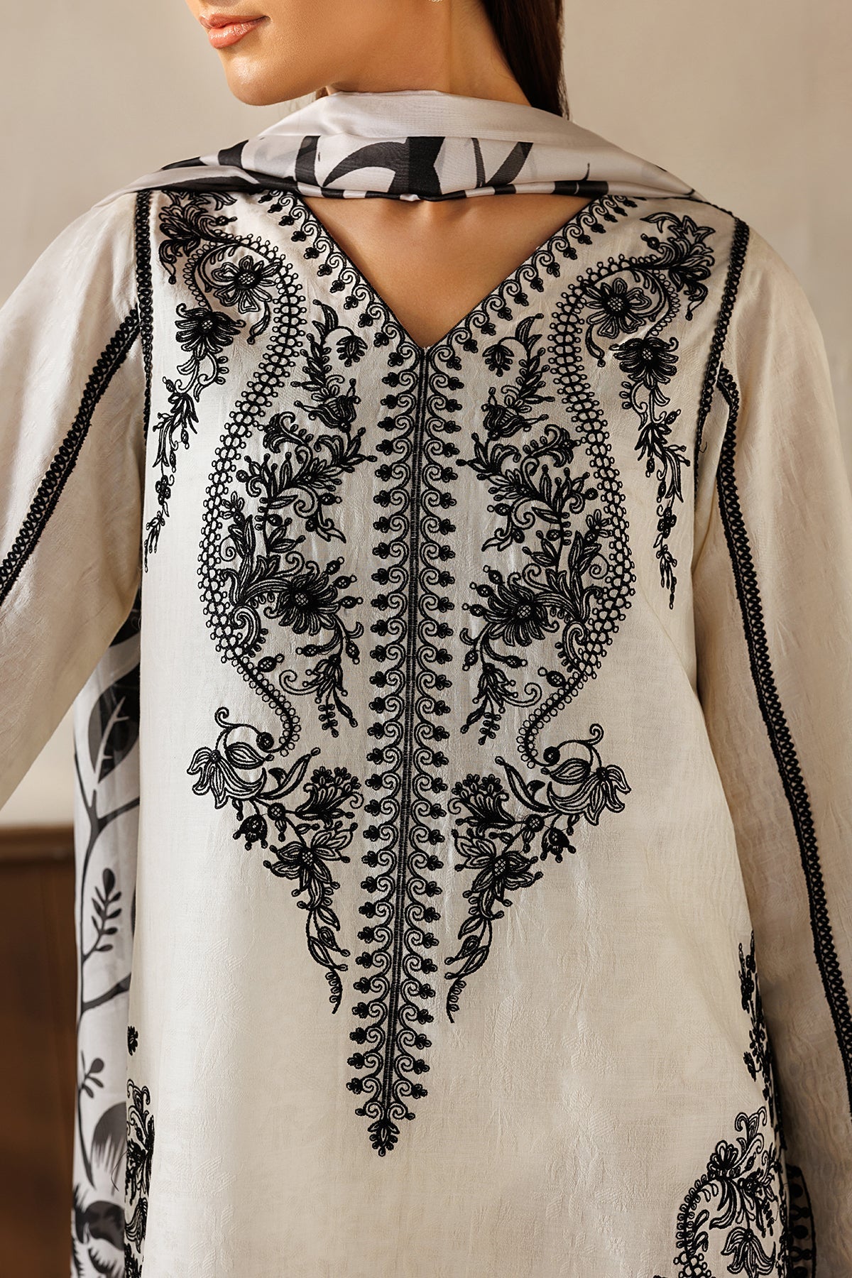 EMBROIDERED JACQUARD PR-1368