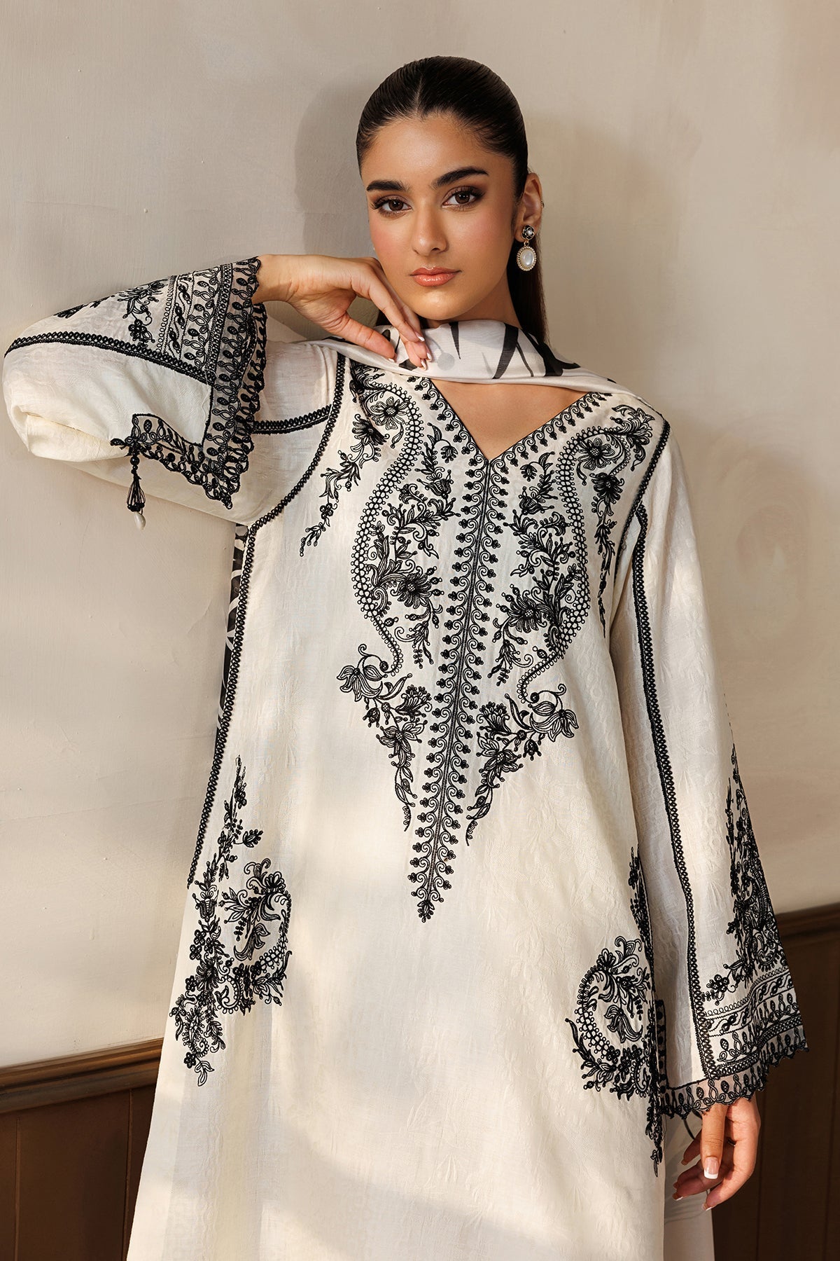 EMBROIDERED JACQUARD PR-1368