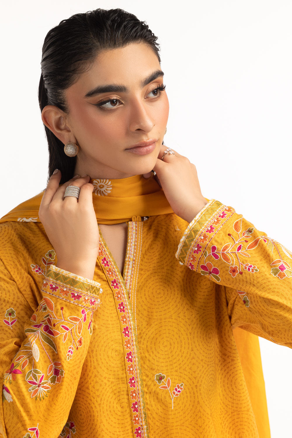3PC Khaddar Embroidered Suit