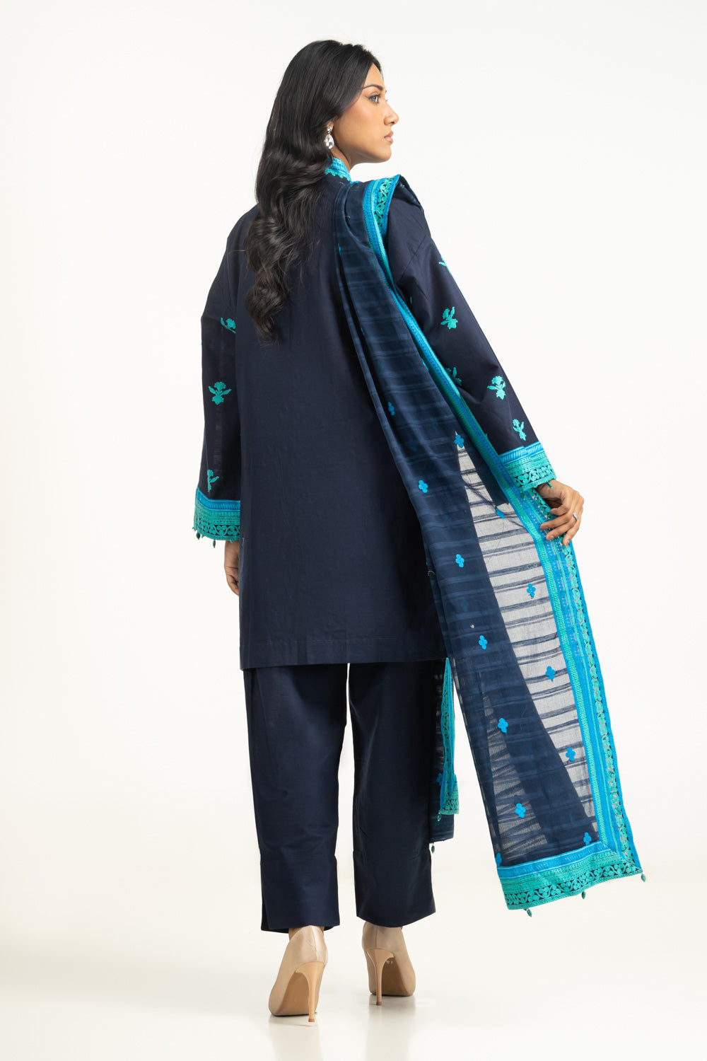 3PC Khaddar Embroidered Suit