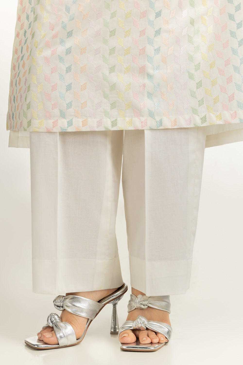 3PC Lawn Embroidered Suit