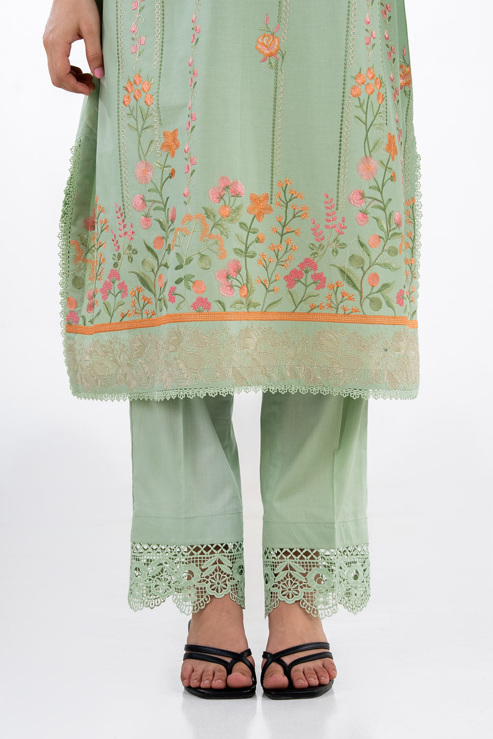 3PC Lawn Embroidered Suit