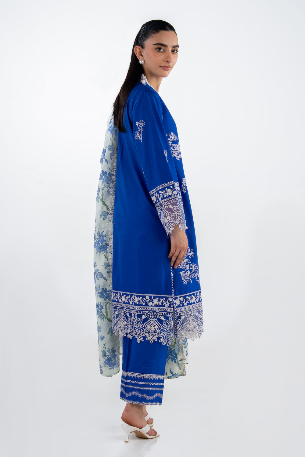 3PC Lawn Embroidered Suit