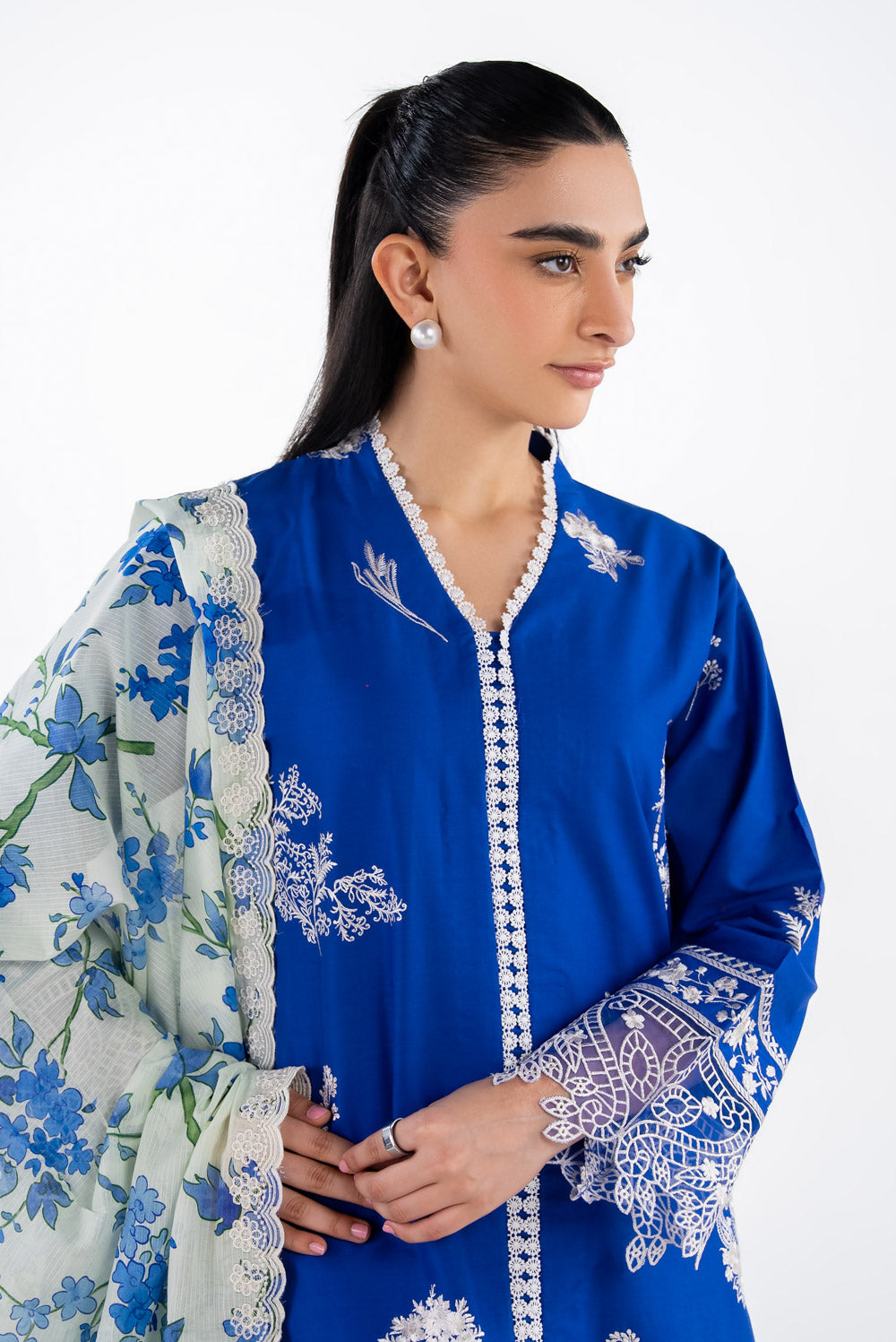 3PC Lawn Embroidered Suit