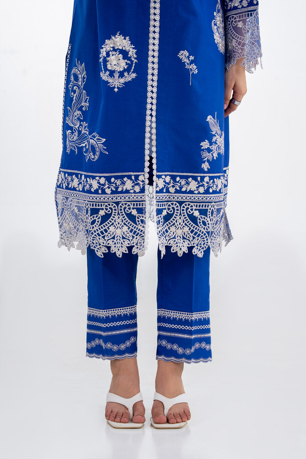 3PC Lawn Embroidered Suit