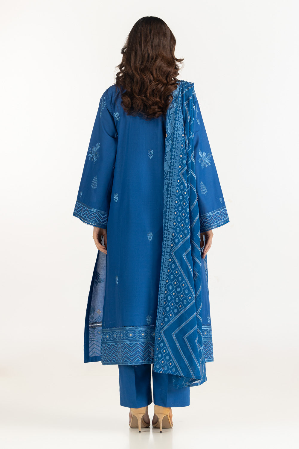 3PC Lawn Embroidered Suit