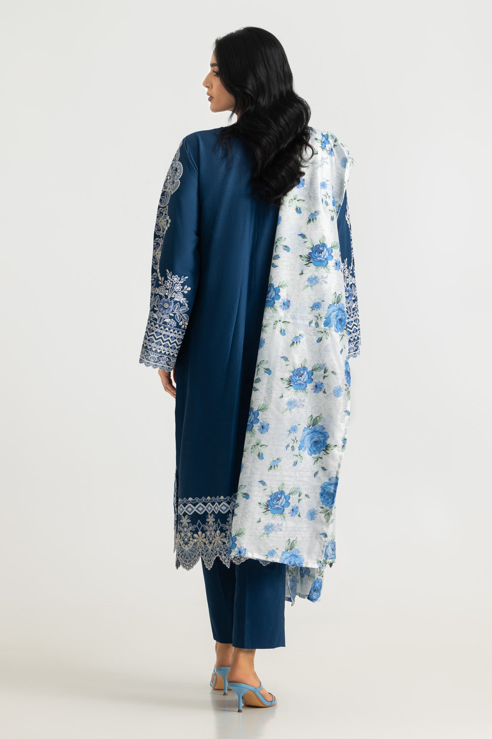3PC Lawn Embroidered Suit
