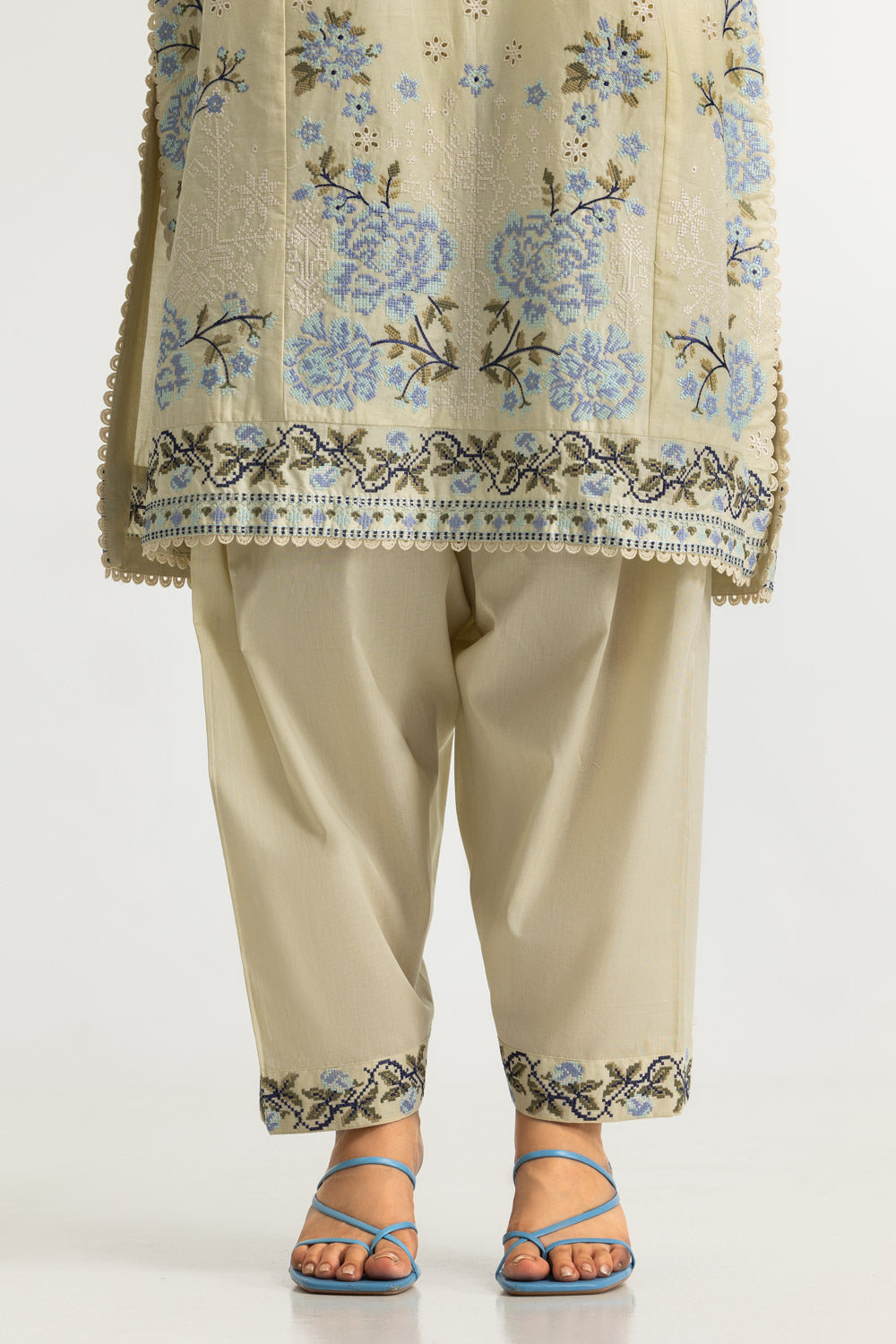 3PC Lawn Embroidered Suit With Chiffon Embroidered Dupatta
