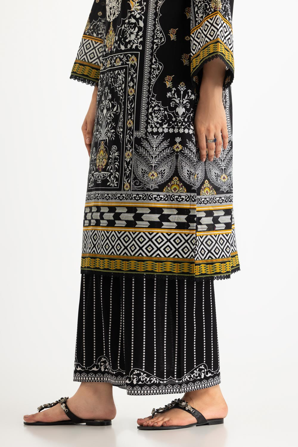 3PC Lawn Embroidered Suit With Printed Chiffon Dupatta