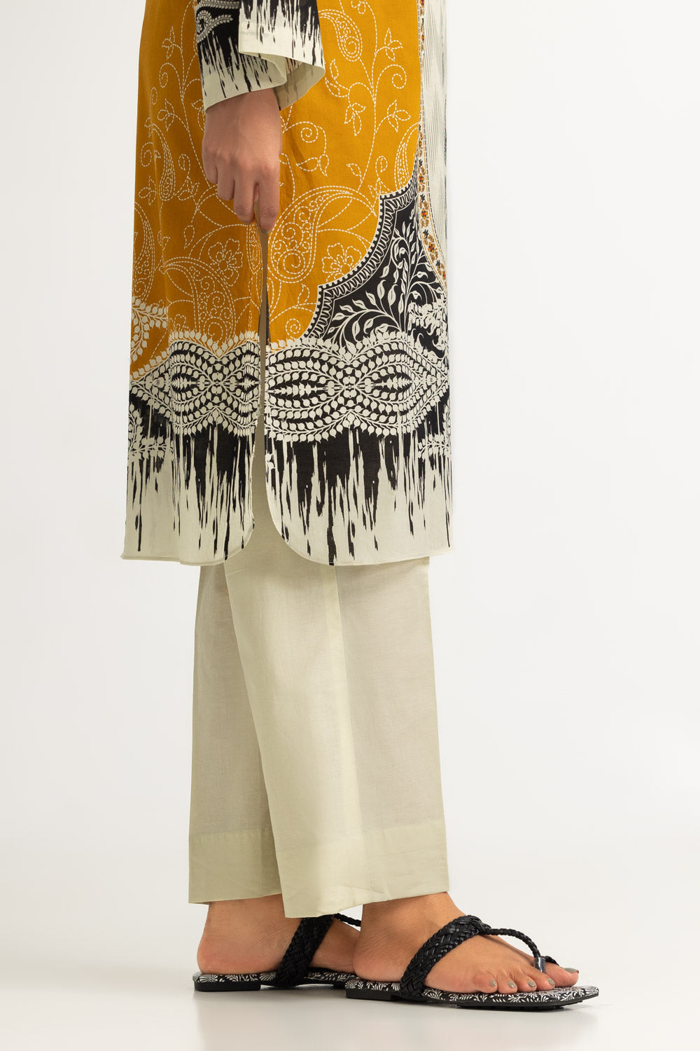 3PC Lawn Printed Suit With Embroidered