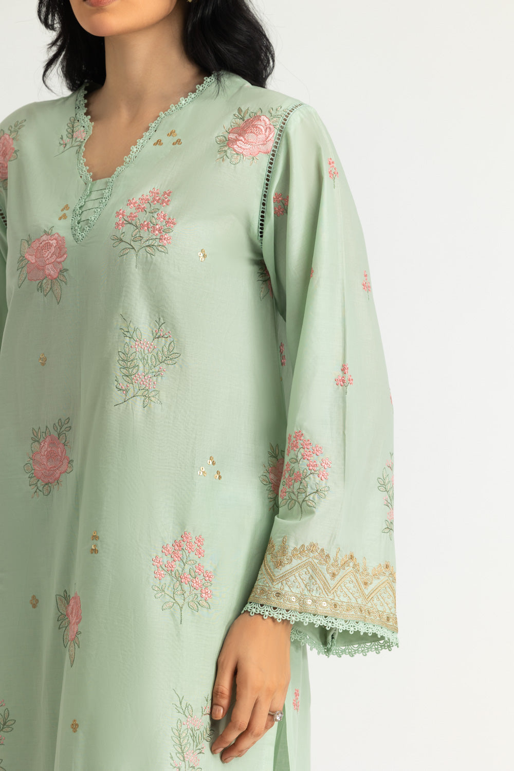 3PC Lawn Zari And Sequins Embroidered Suit With Chiffon Embroidered Dupatta