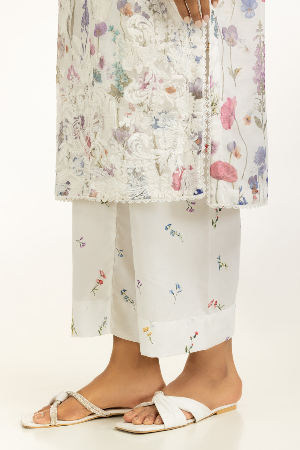 3PC Poly Slub Printed Suit With Embroidered