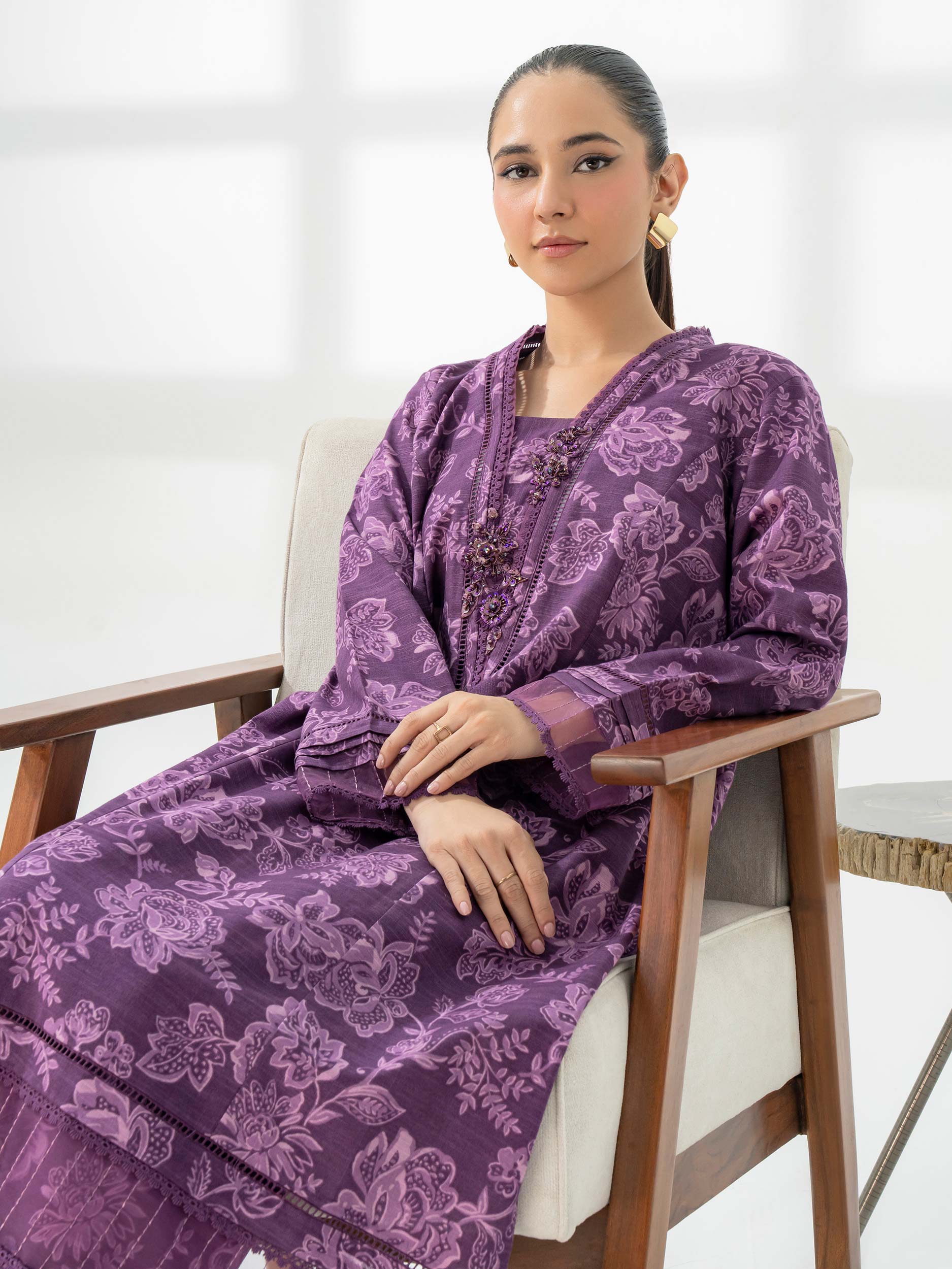 2 Piece Khaddar Suit-Embroidered (Pret)
