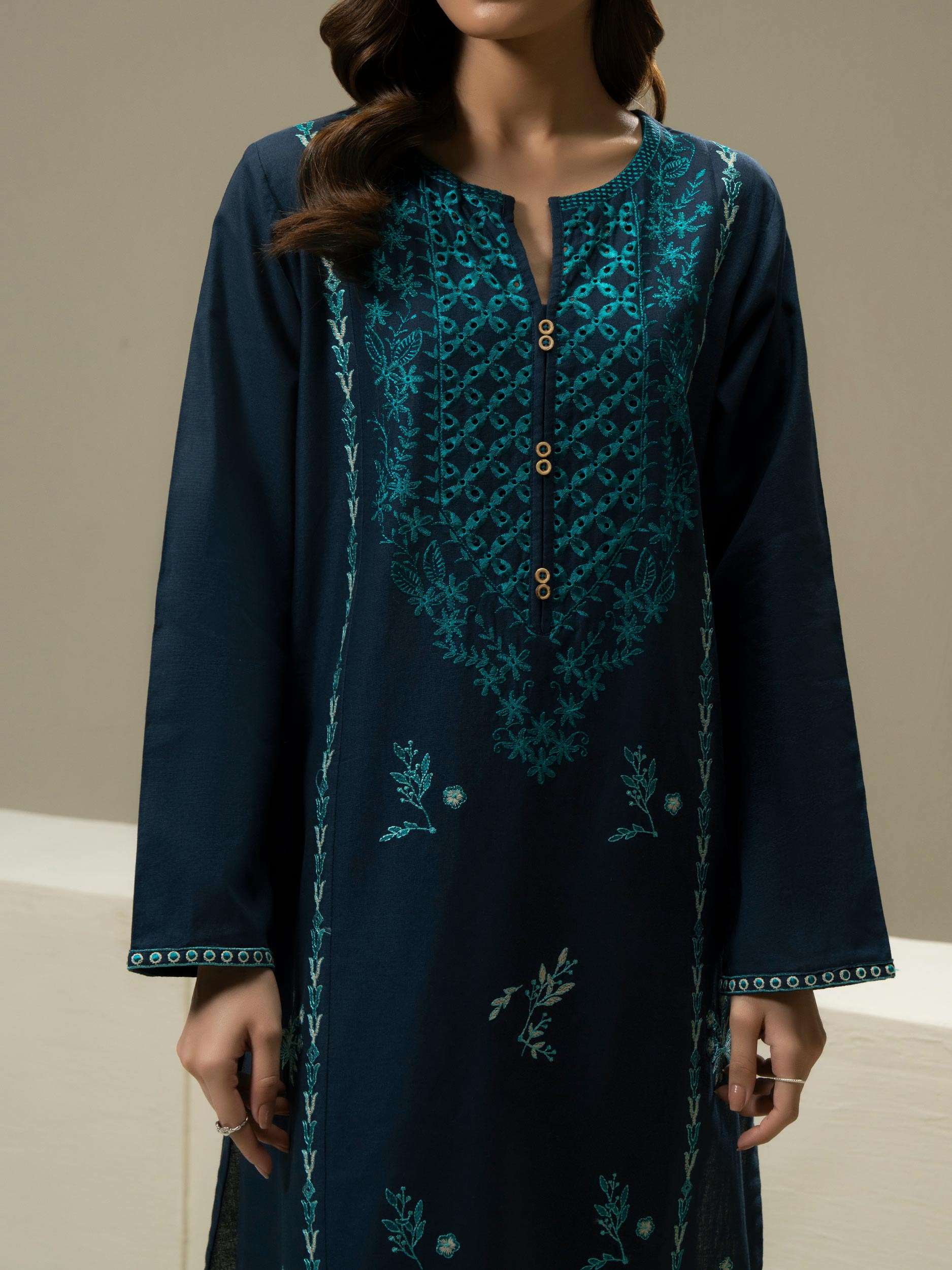3 Piece Khaddar Suit-Embroidered (Pret)
