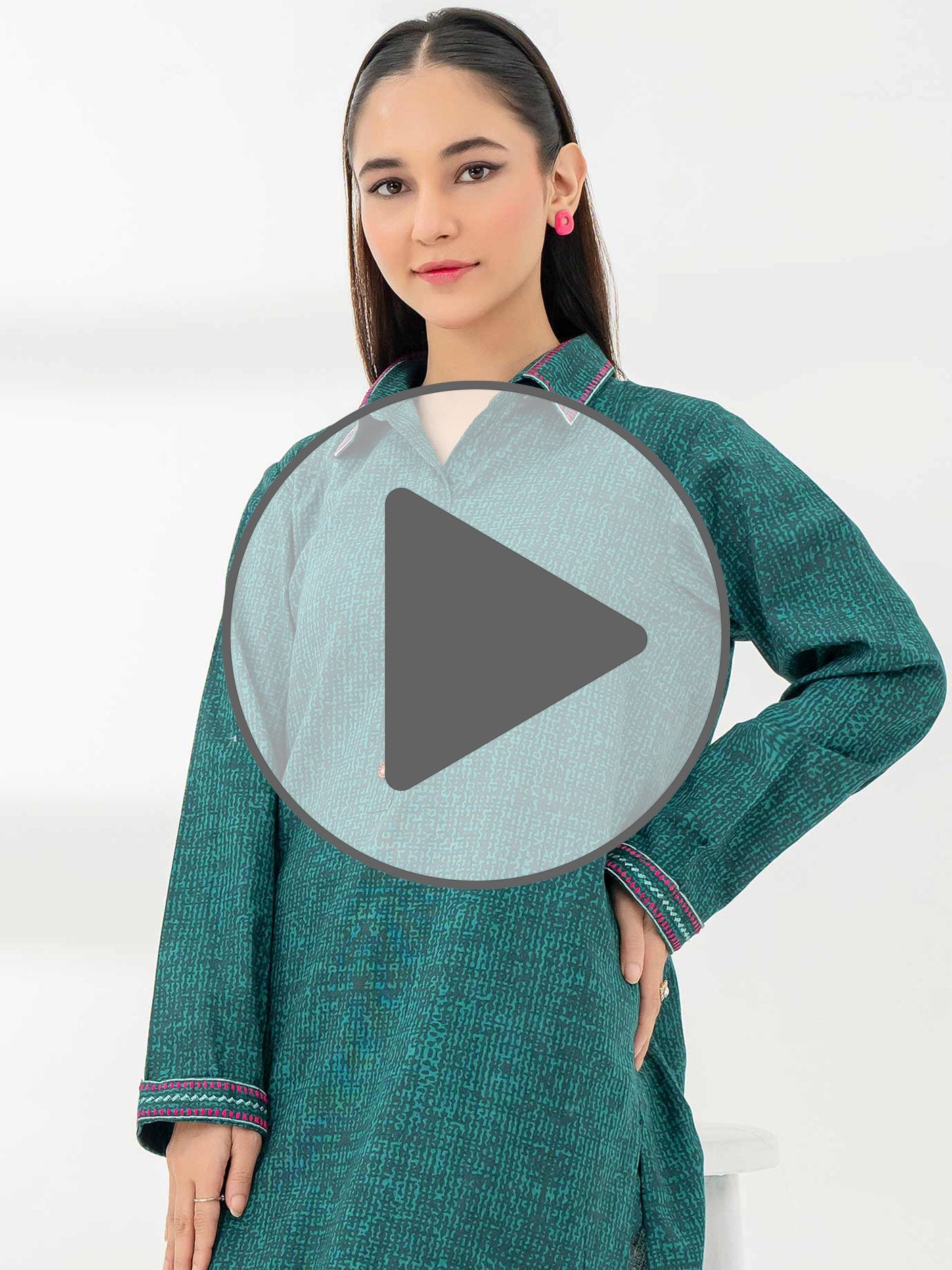 2 Piece Khaddar Suit-Embroidered (Pret)