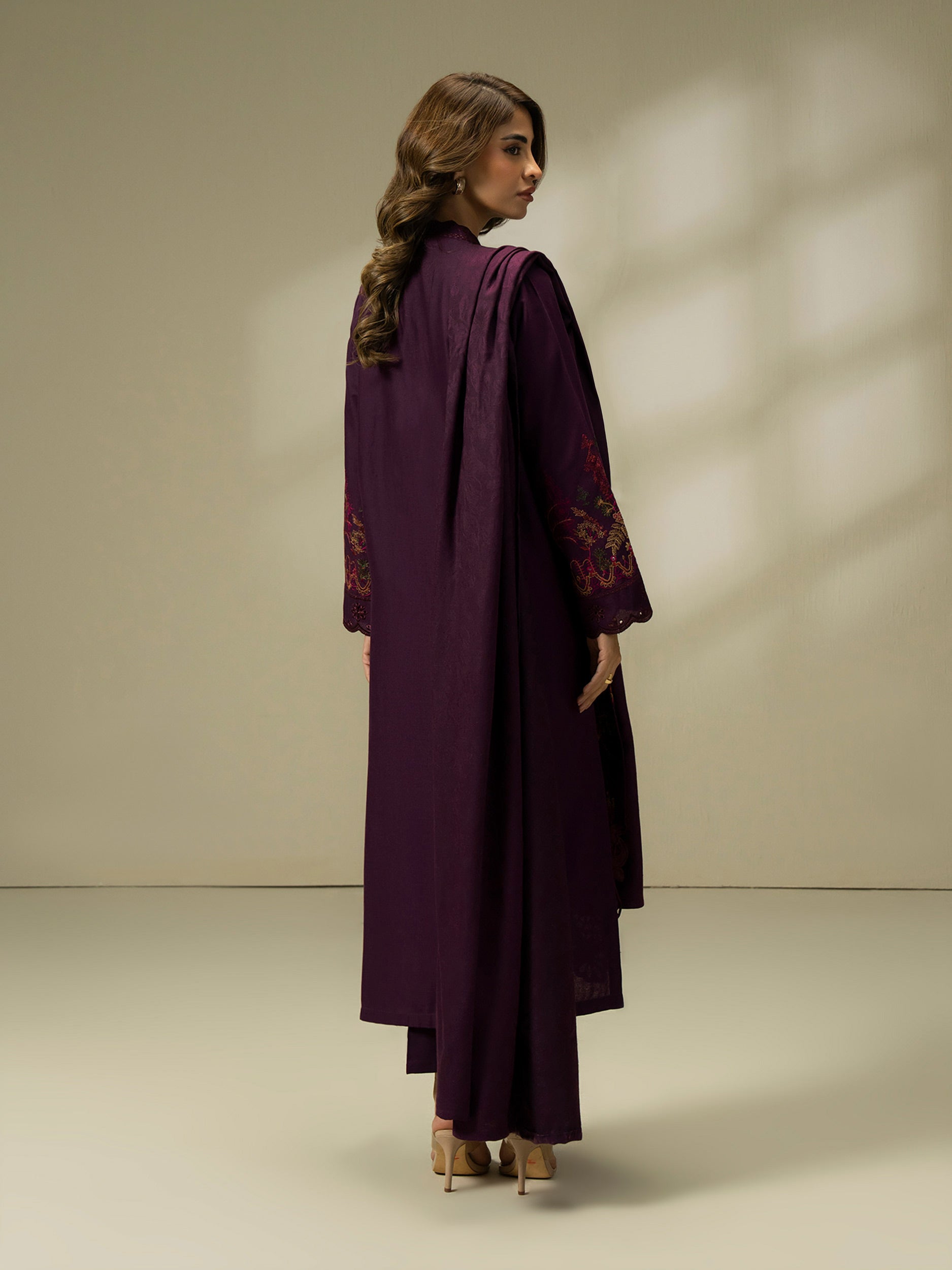 3 Piece Khaddar Suit-Embroidered (Pret)