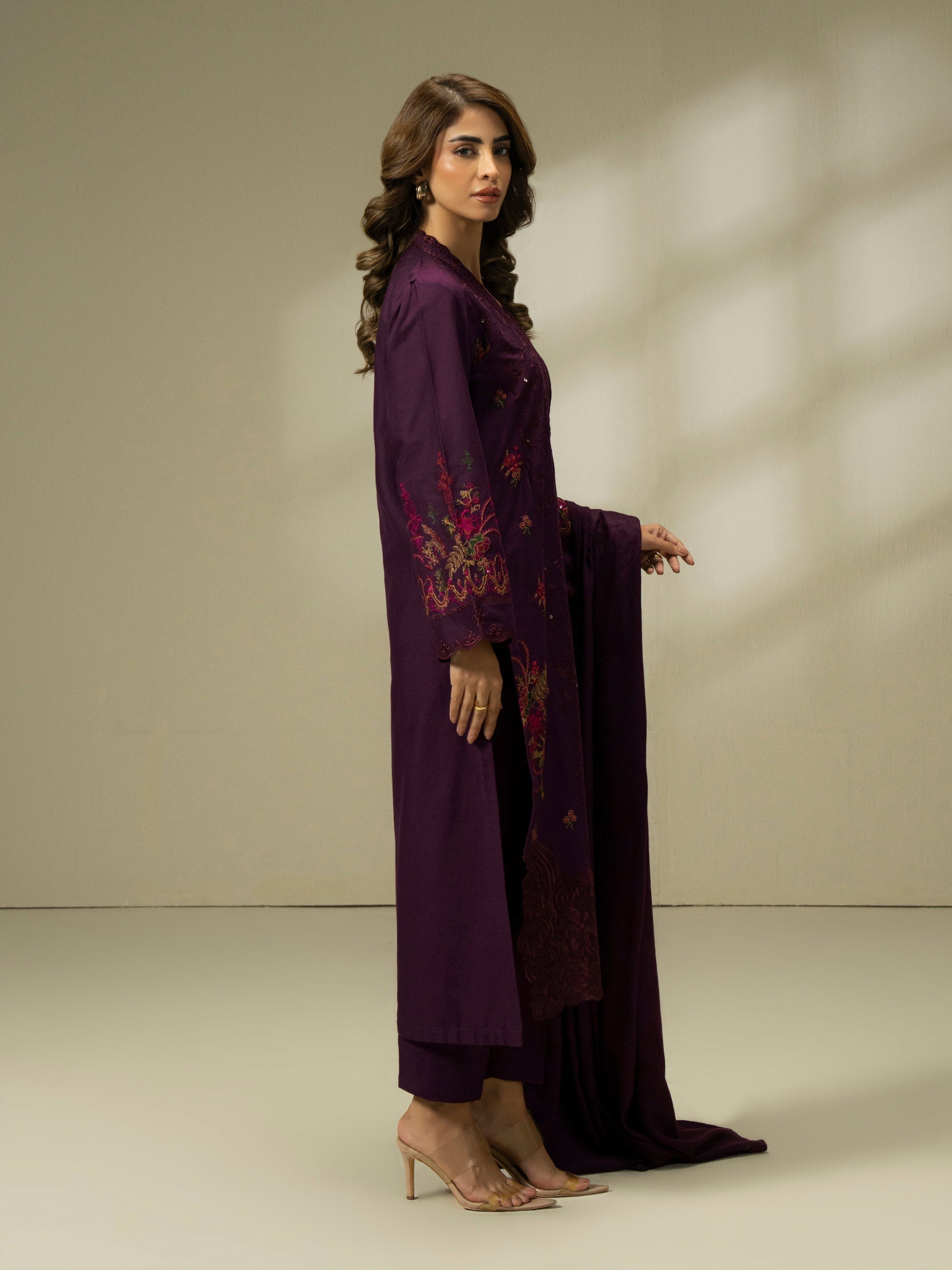 3 Piece Khaddar Suit-Embroidered (Pret)