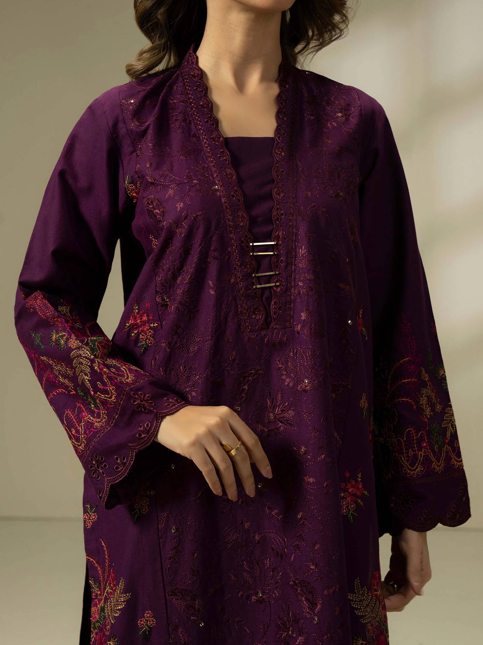 3 Piece Khaddar Suit-Embroidered (Pret)