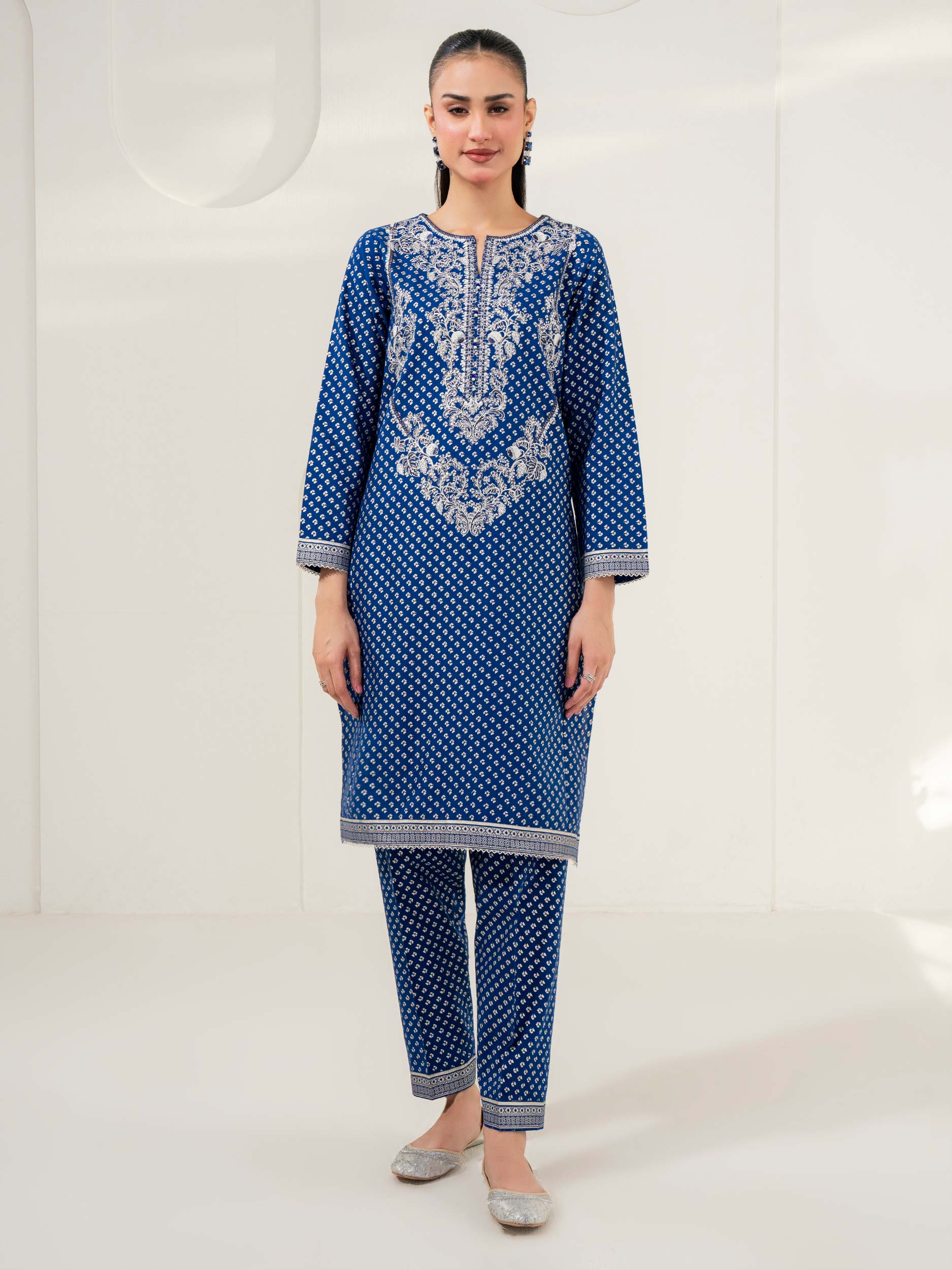 2 Piece Khaddar Suit-Embroidered (Pret)