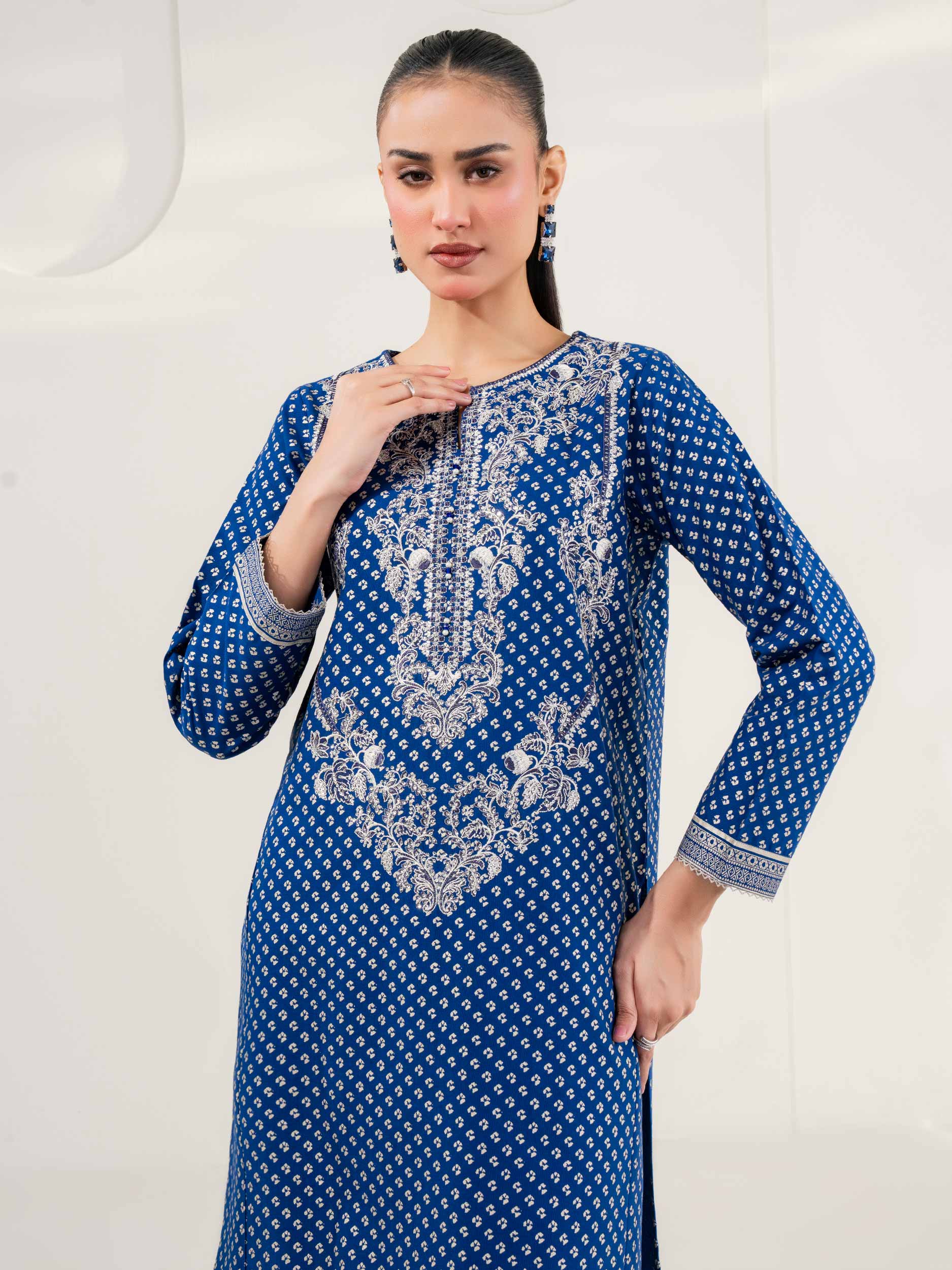 2 Piece Khaddar Suit-Embroidered (Pret)