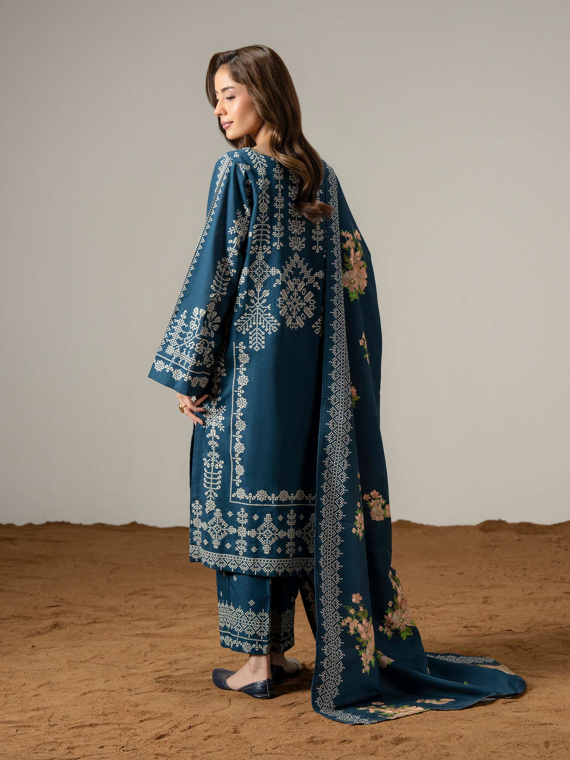 3 Piece Khaddar Suit (Pret)
