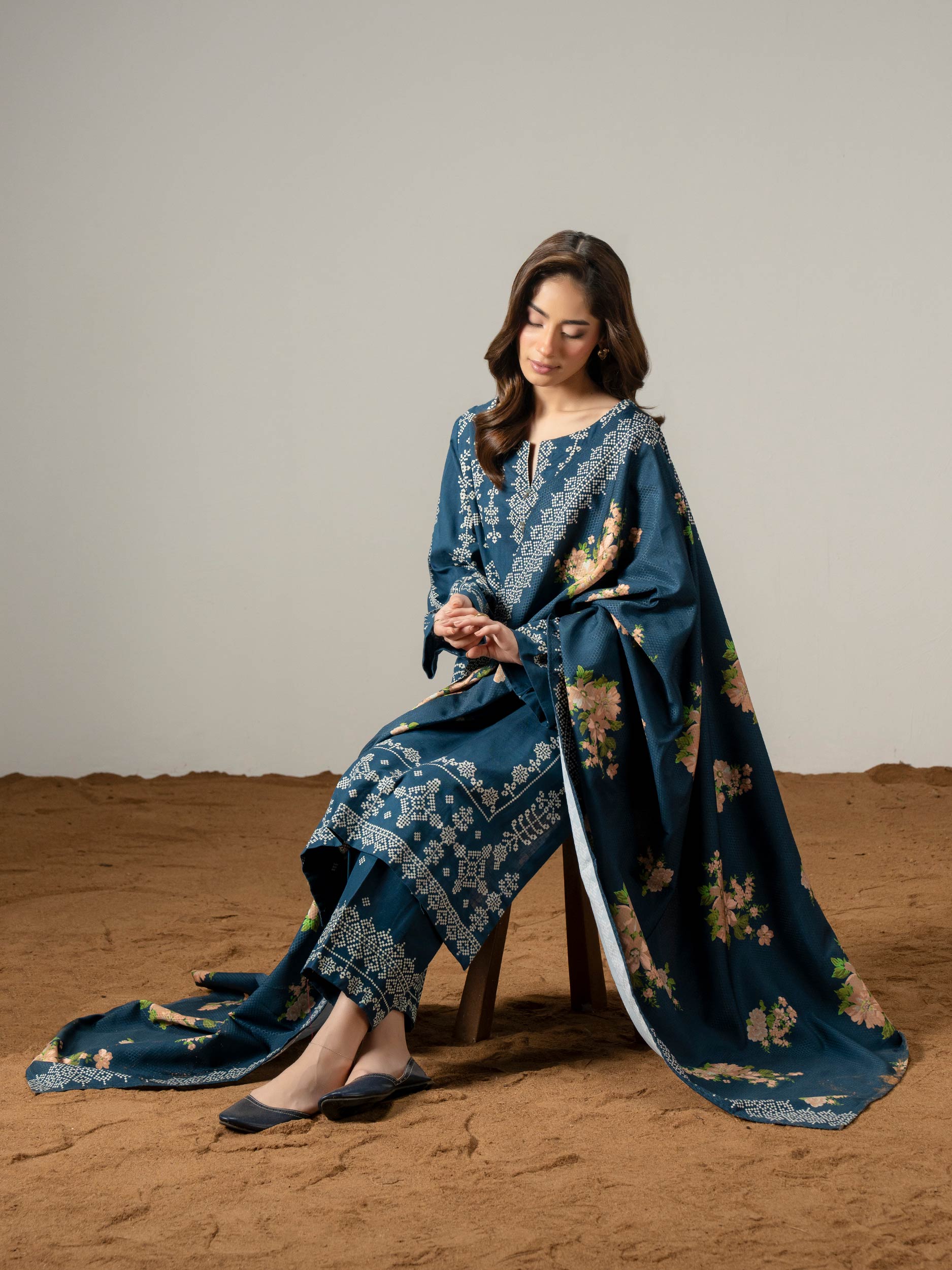 3 Piece Khaddar Suit (Pret)