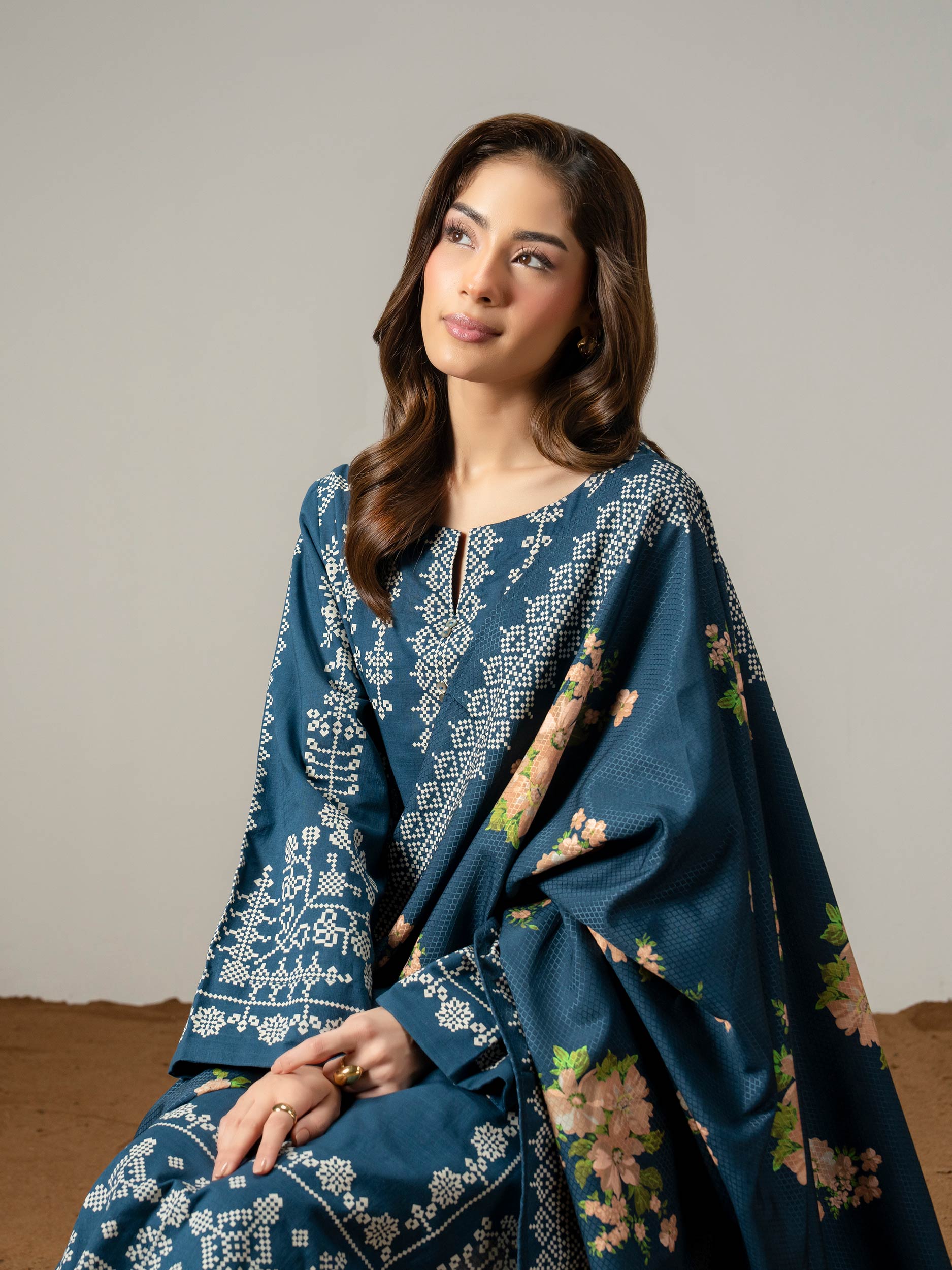 3 Piece Khaddar Suit (Pret)