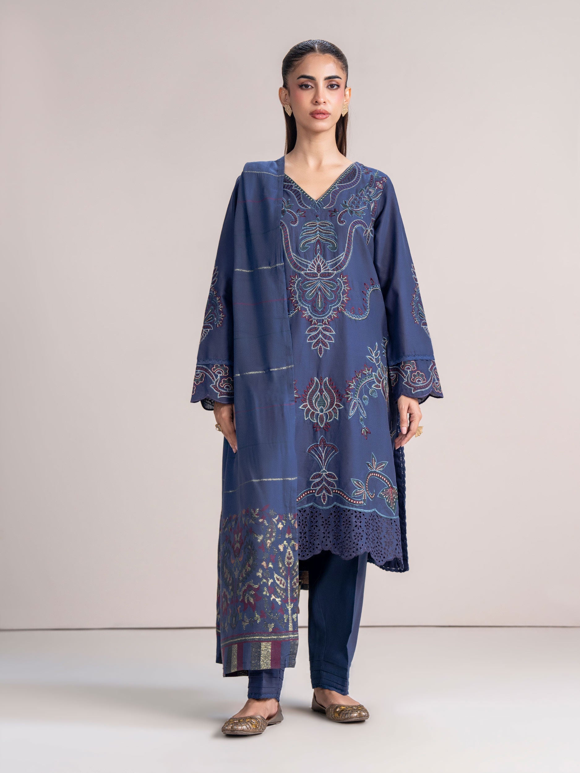 3 Piece Khaddar Suit- Embroidered (Pret)