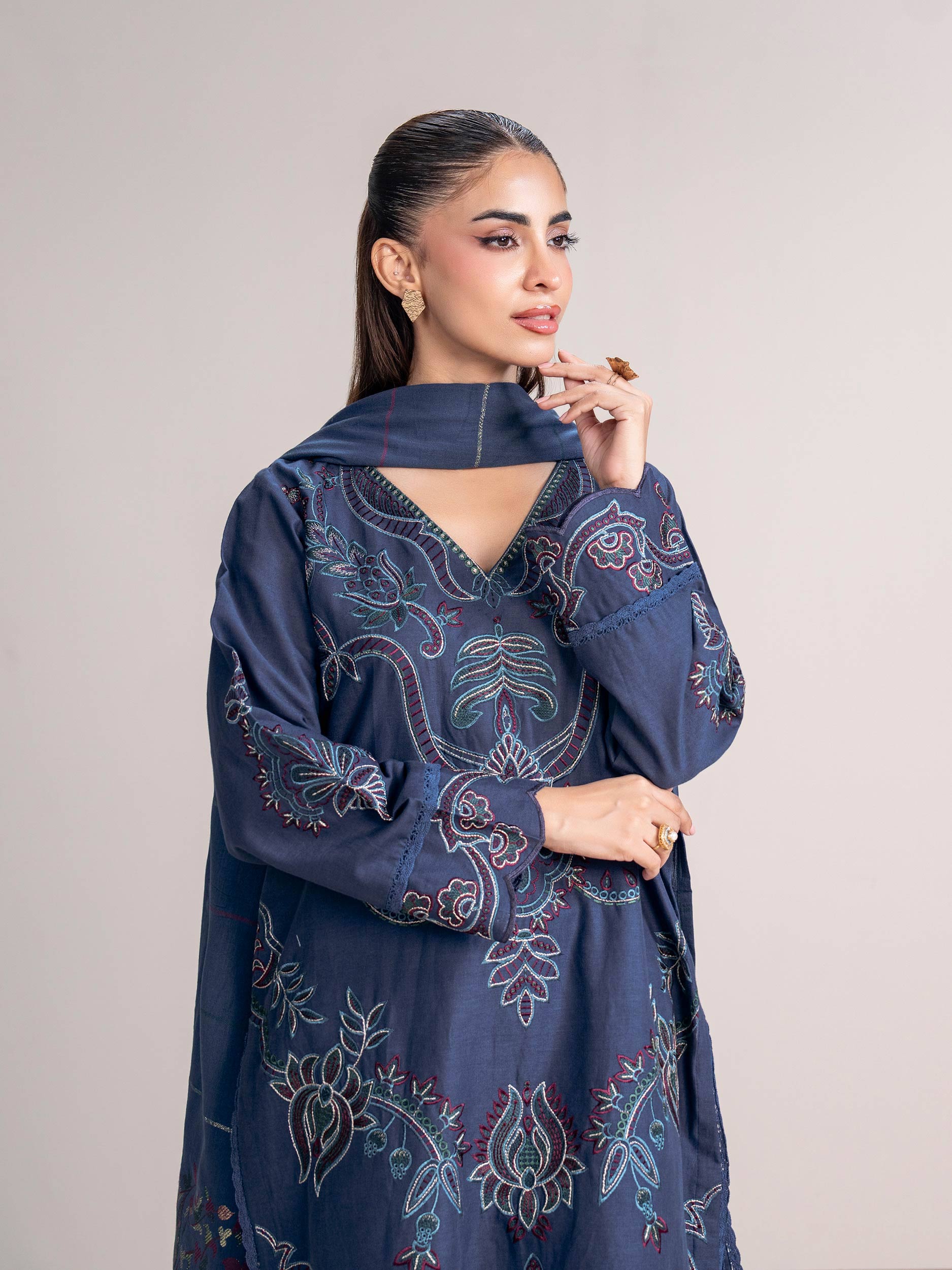 3 Piece Khaddar Suit- Embroidered (Pret)