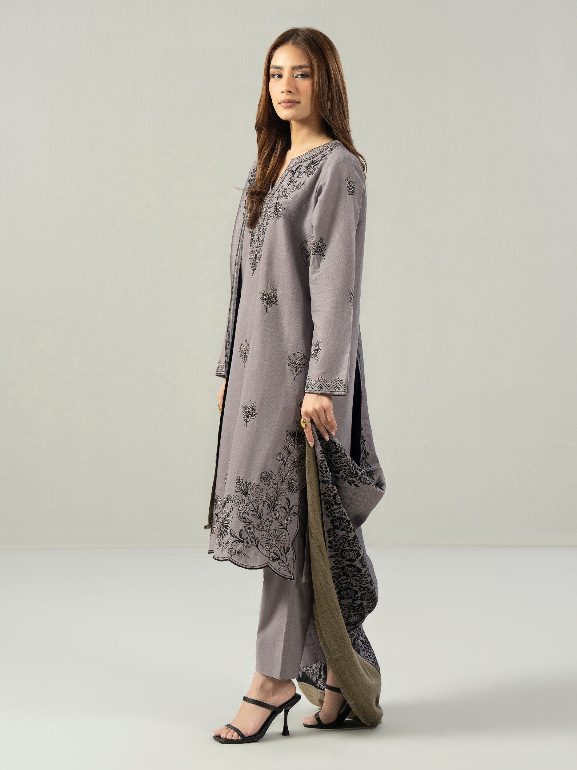 3 Piece Khaddar Suit- Embroidered (Pret)
