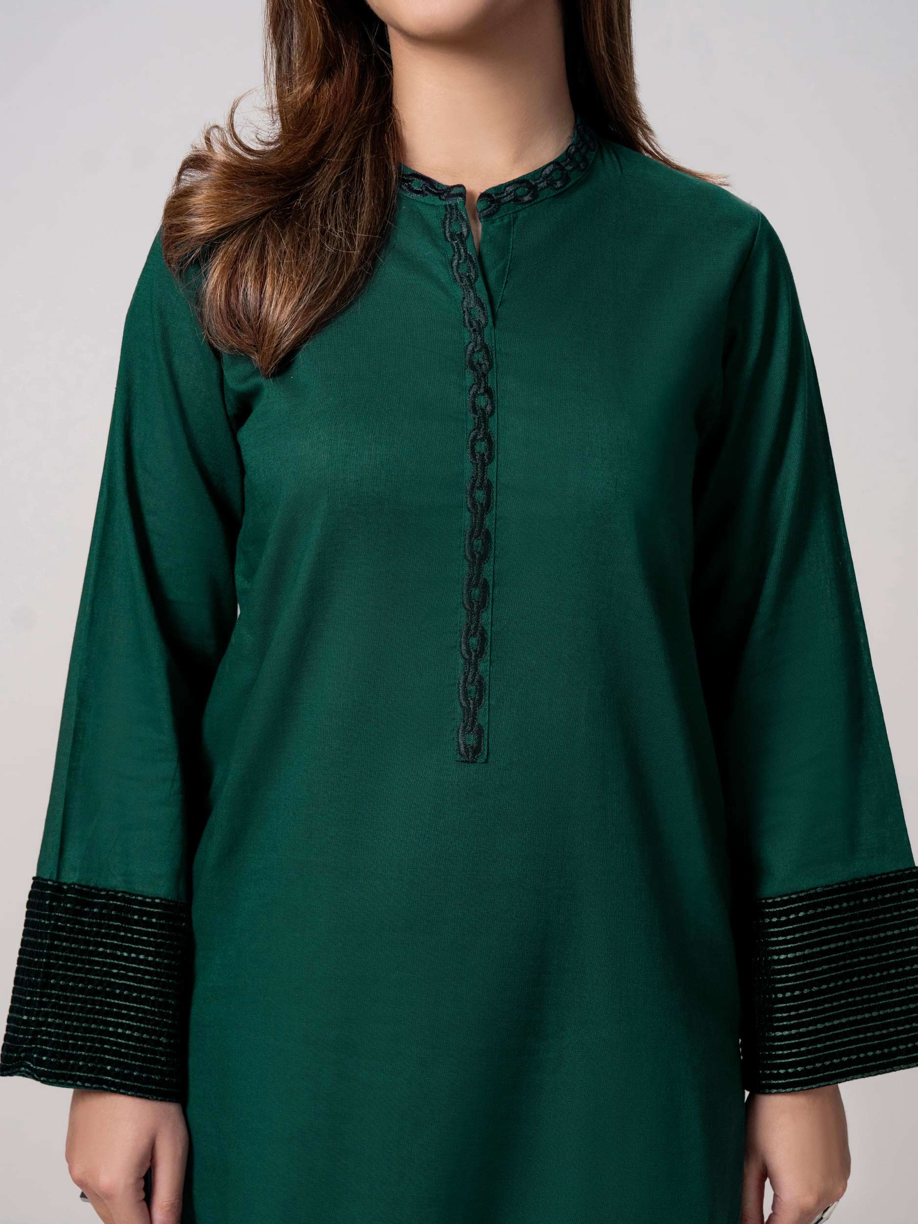 2 Piece Khaddar Suit- Embroidered (Pret)