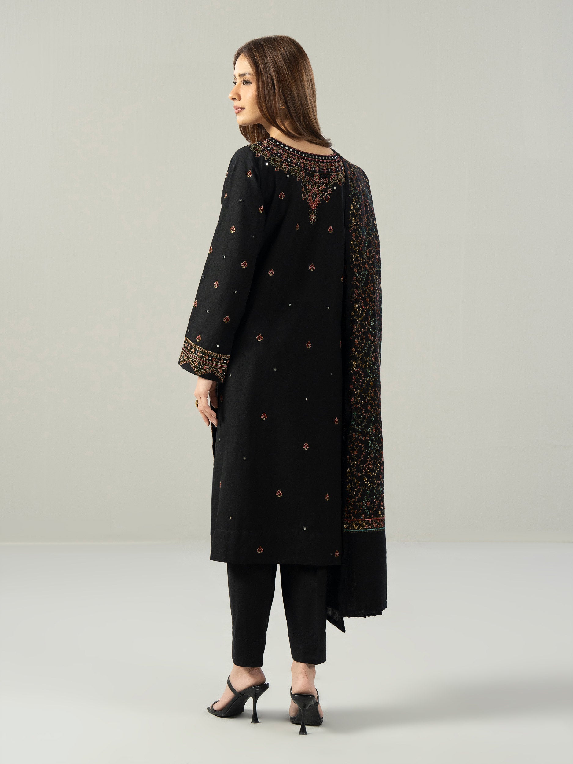 3 Piece Khaddar Suit- Embroidered (Pret)