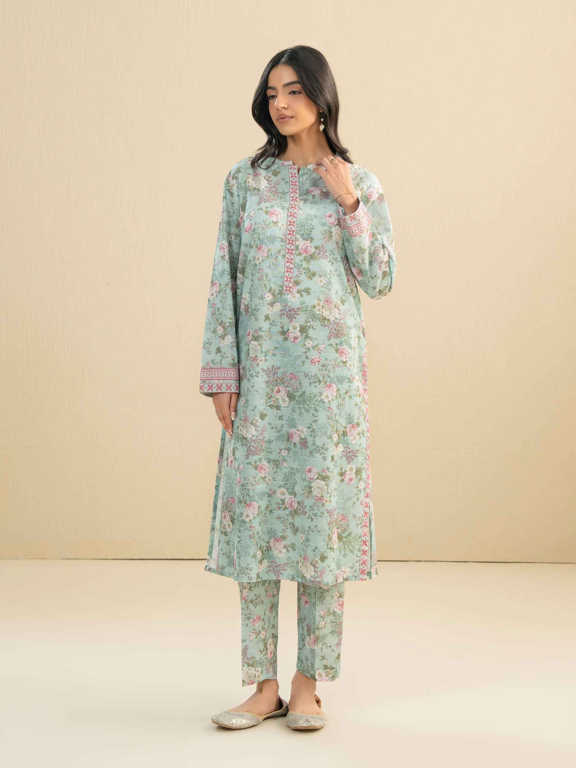 2 Piece Khaddar Suit-Printed (Pret)