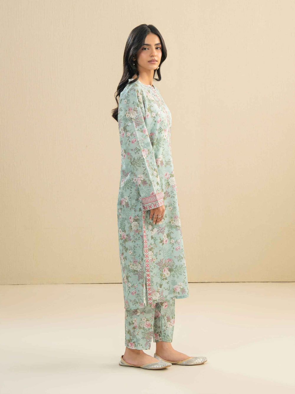 2 Piece Khaddar Suit-Printed (Pret)