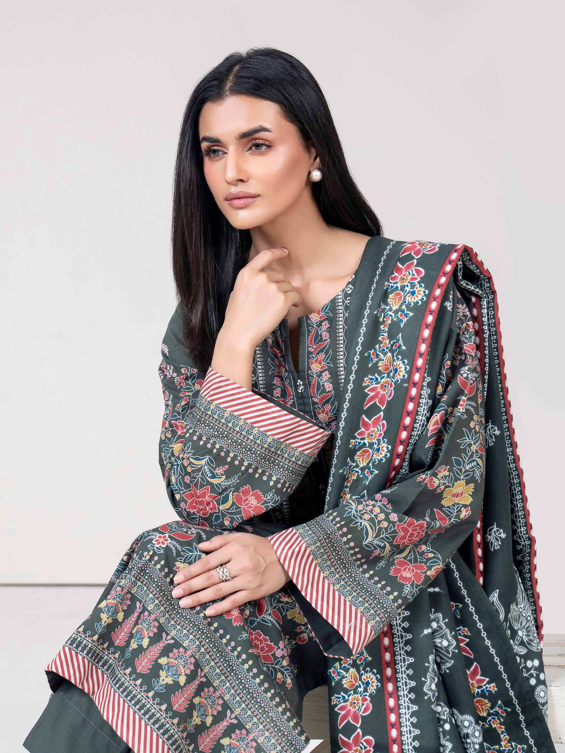 3 Piece Khaddar Suit (Pret)