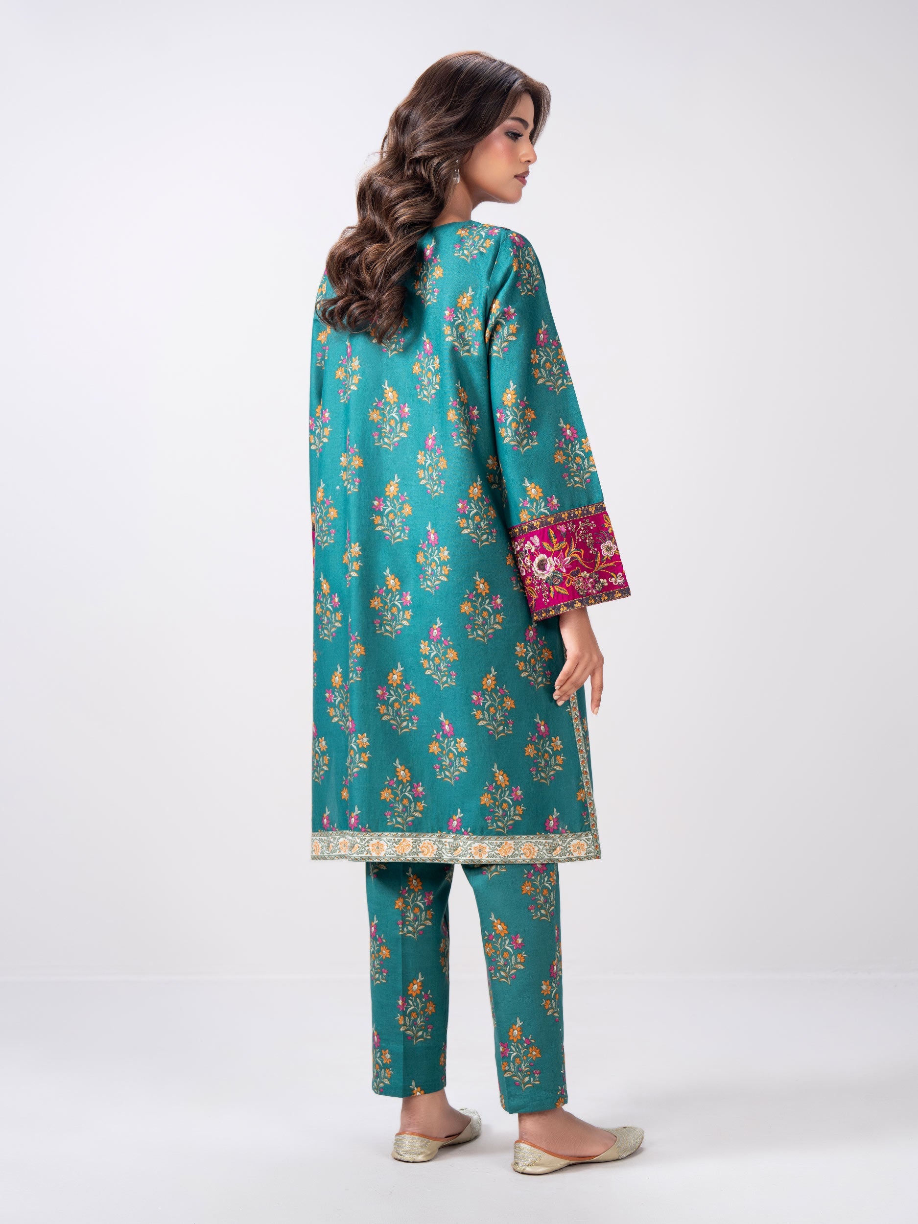 2 Piece Khaddar Suit- Embroidered (Pret)