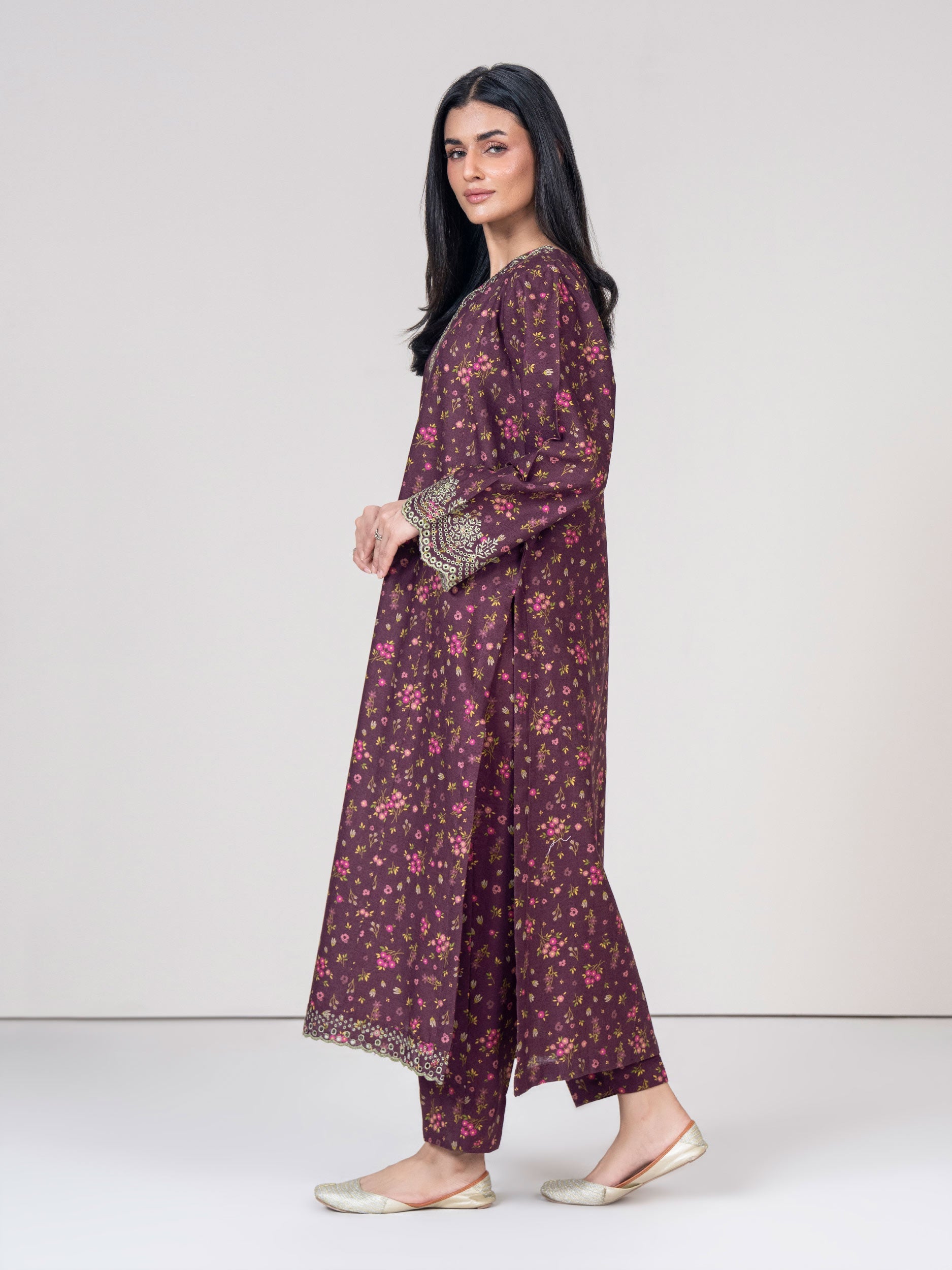 2 Piece Khaddar Suit- Embroidered (Pret)