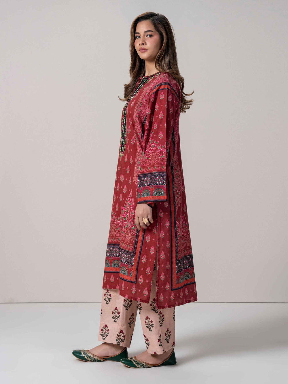 2 Piece Khaddar Suit- Embroidered(Pret)