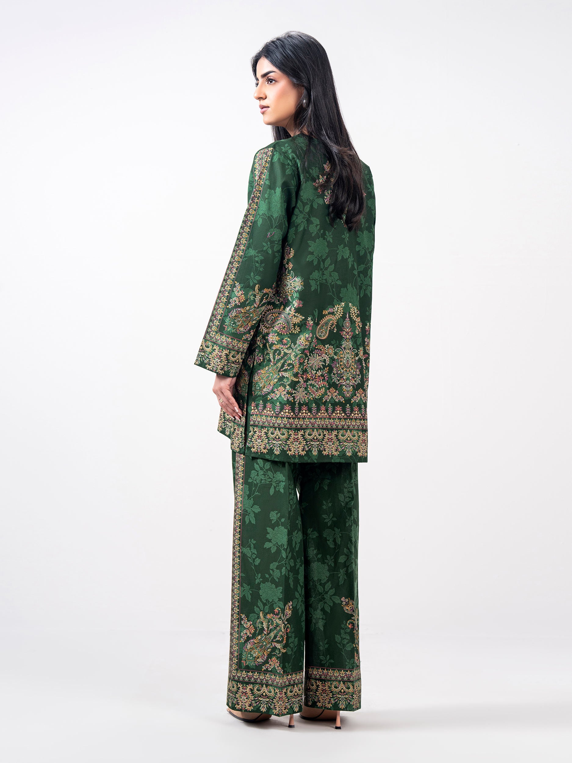 2 Piece Khaddar Suit- Embroidered (Pret)