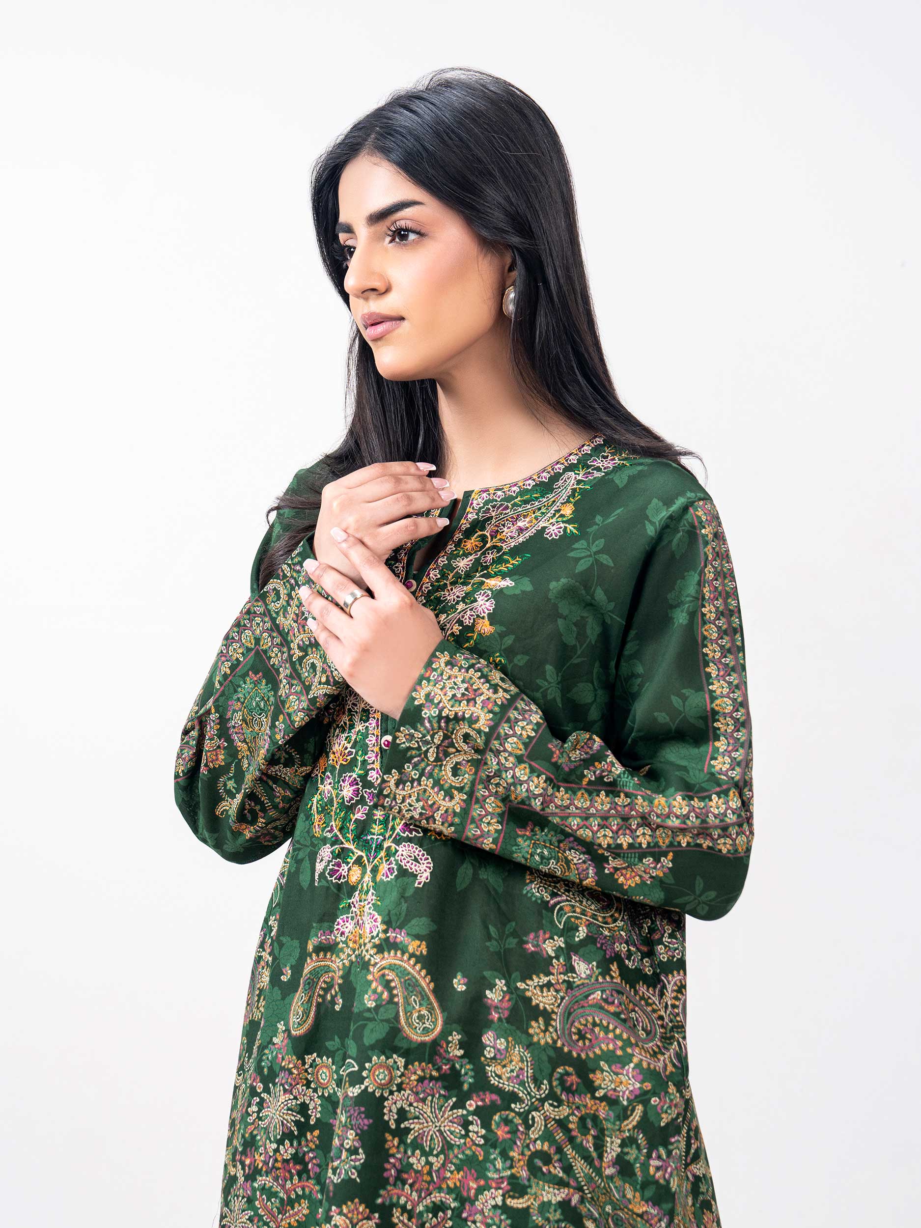2 Piece Khaddar Suit- Embroidered (Pret)