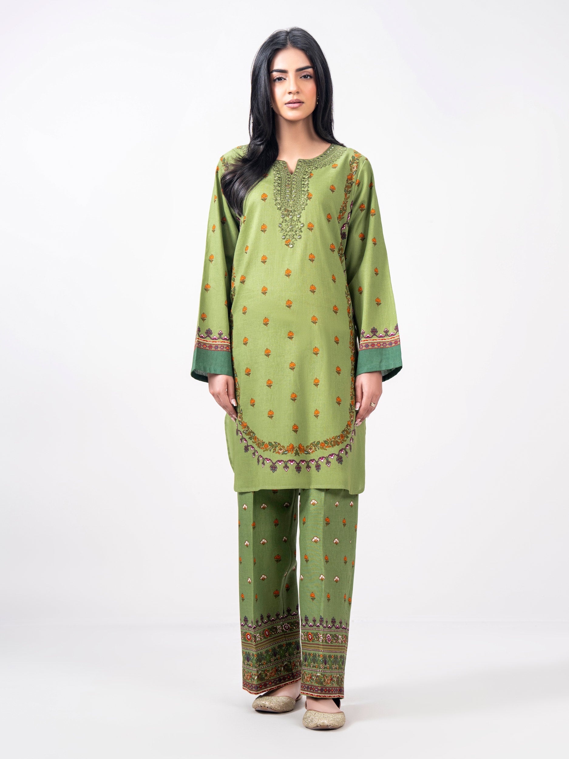 2 Piece Khaddar Suit- Embroidered (Pret)
