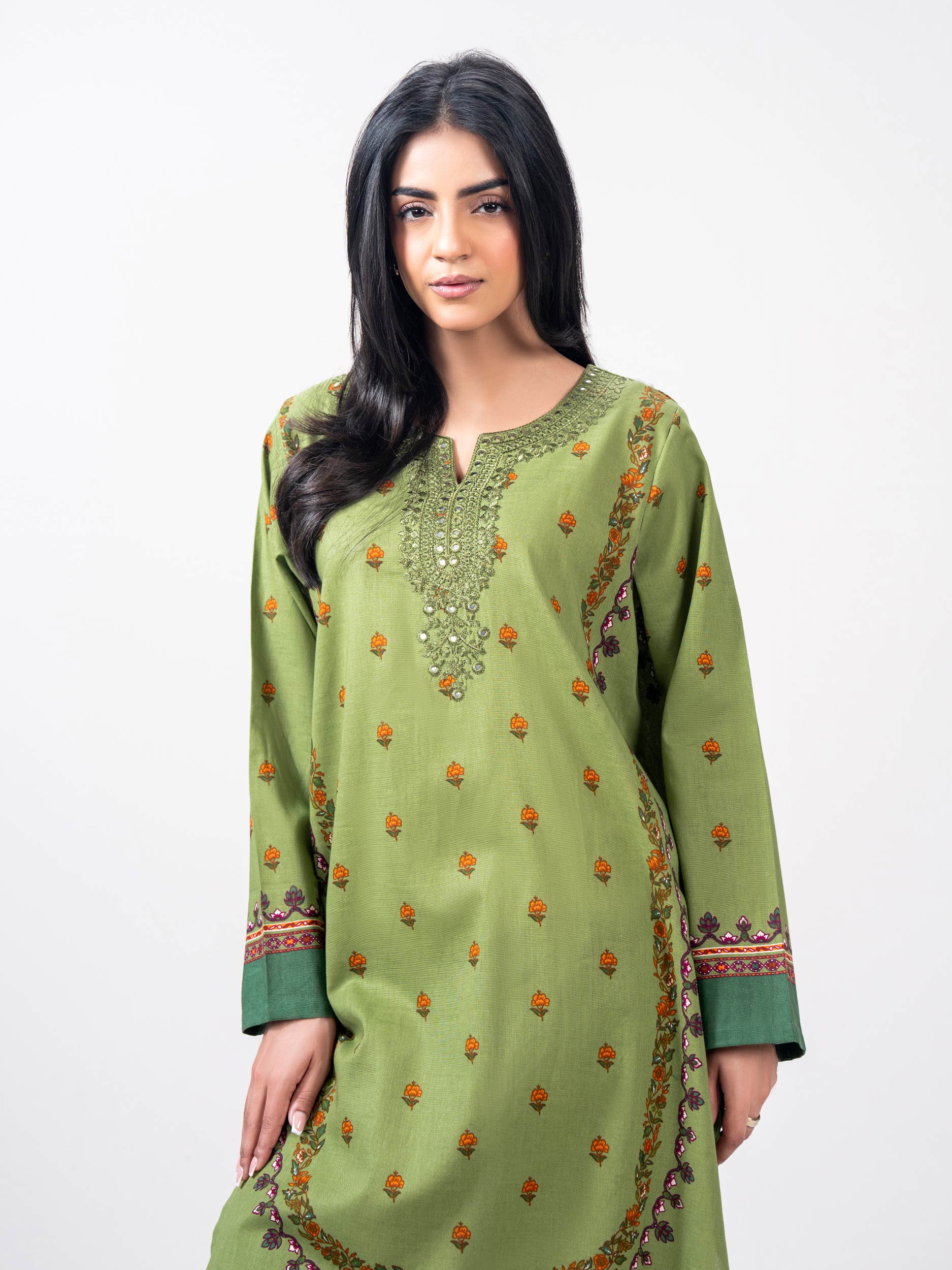 2 Piece Khaddar Suit- Embroidered (Pret)