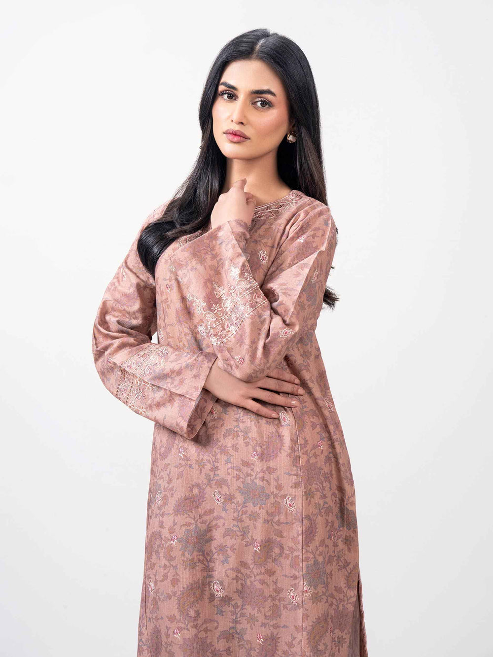 2 Piece Khaddar Suit- Embroidered (Pret)