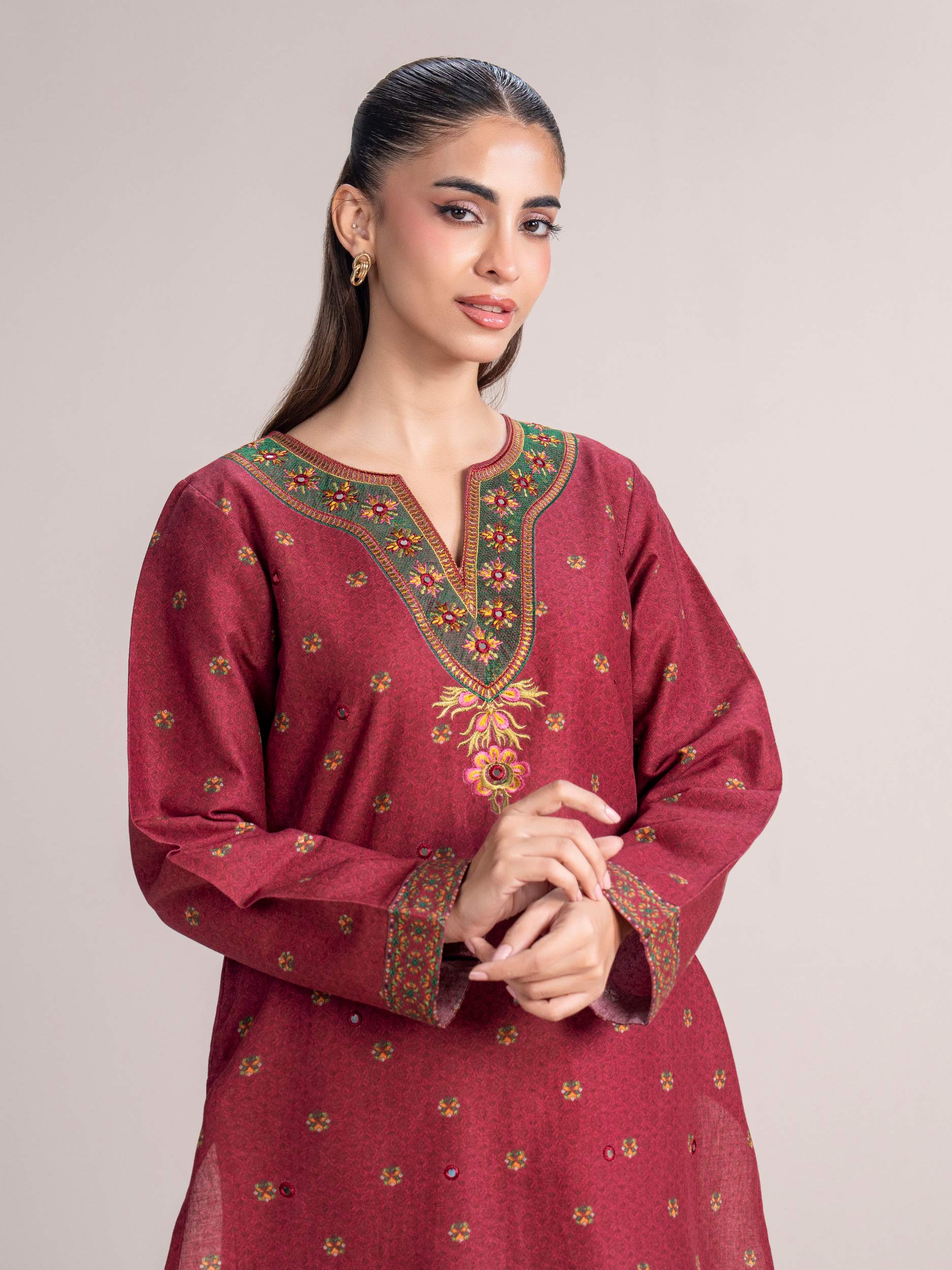 2 Piece Khaddar Suit- Embroidered (Pret)