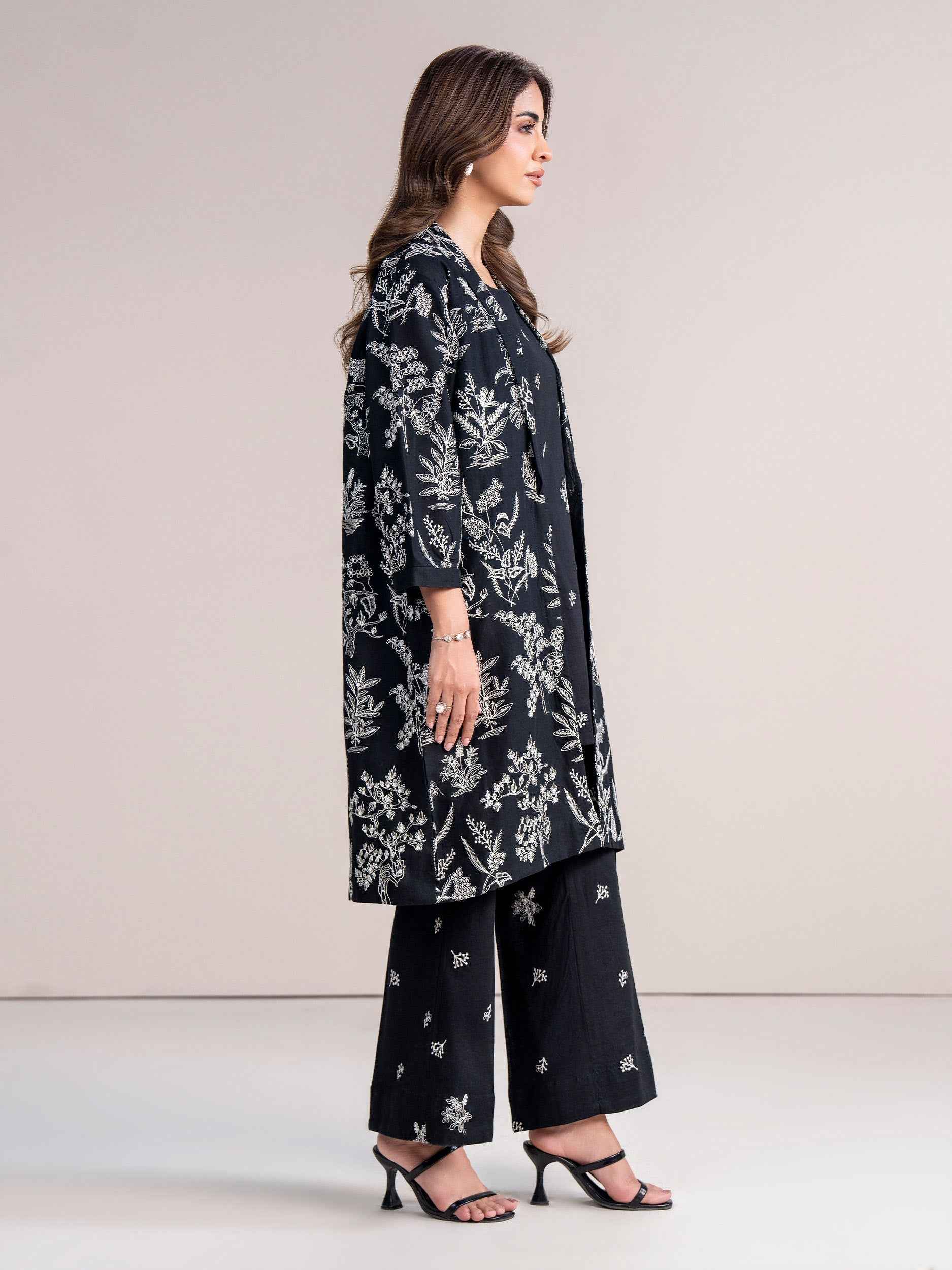2 Piece Cardigan Khaddar Suit- Embroidered (Pret)