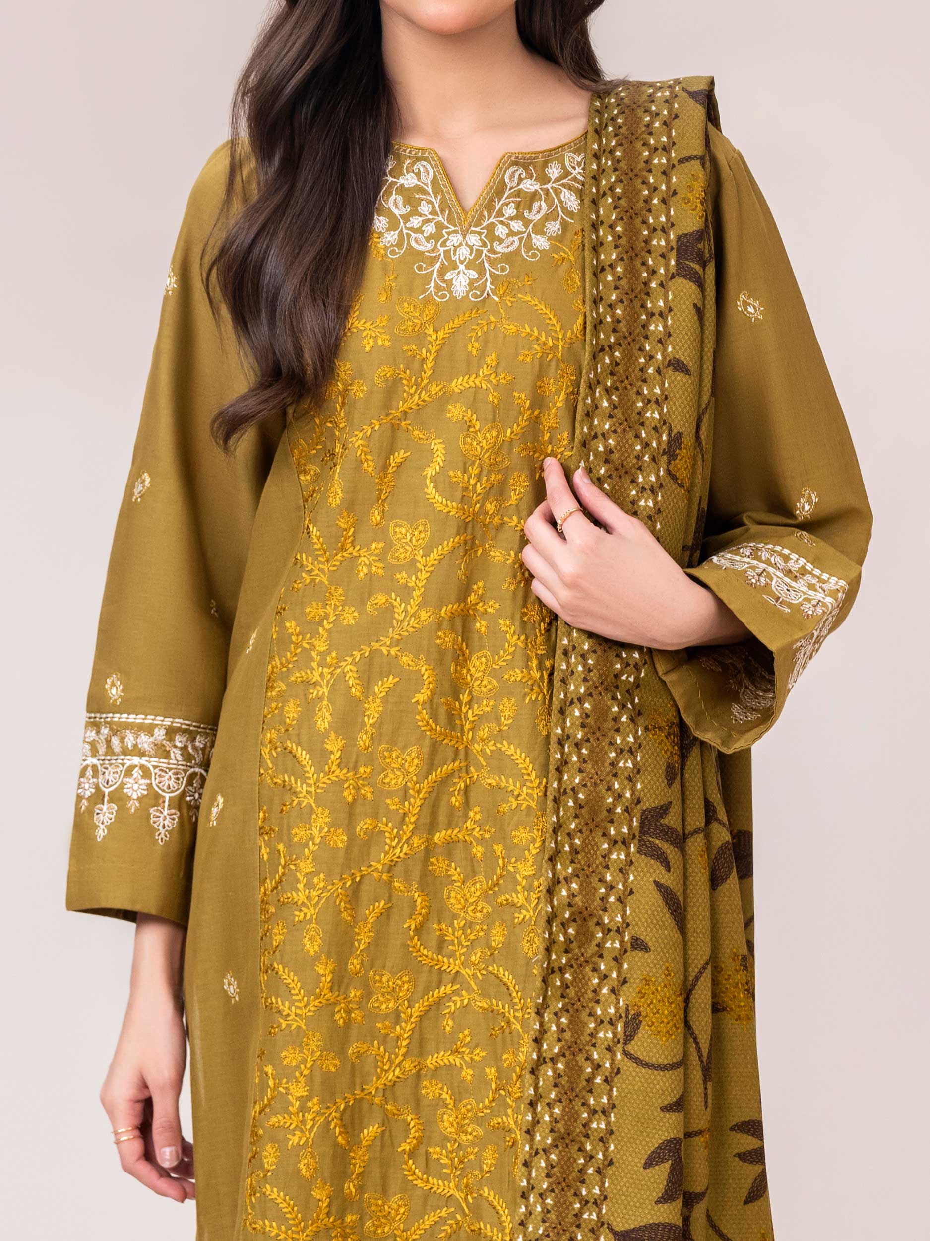 3 Piece Khaddar Suit- Embroidered (Pret)