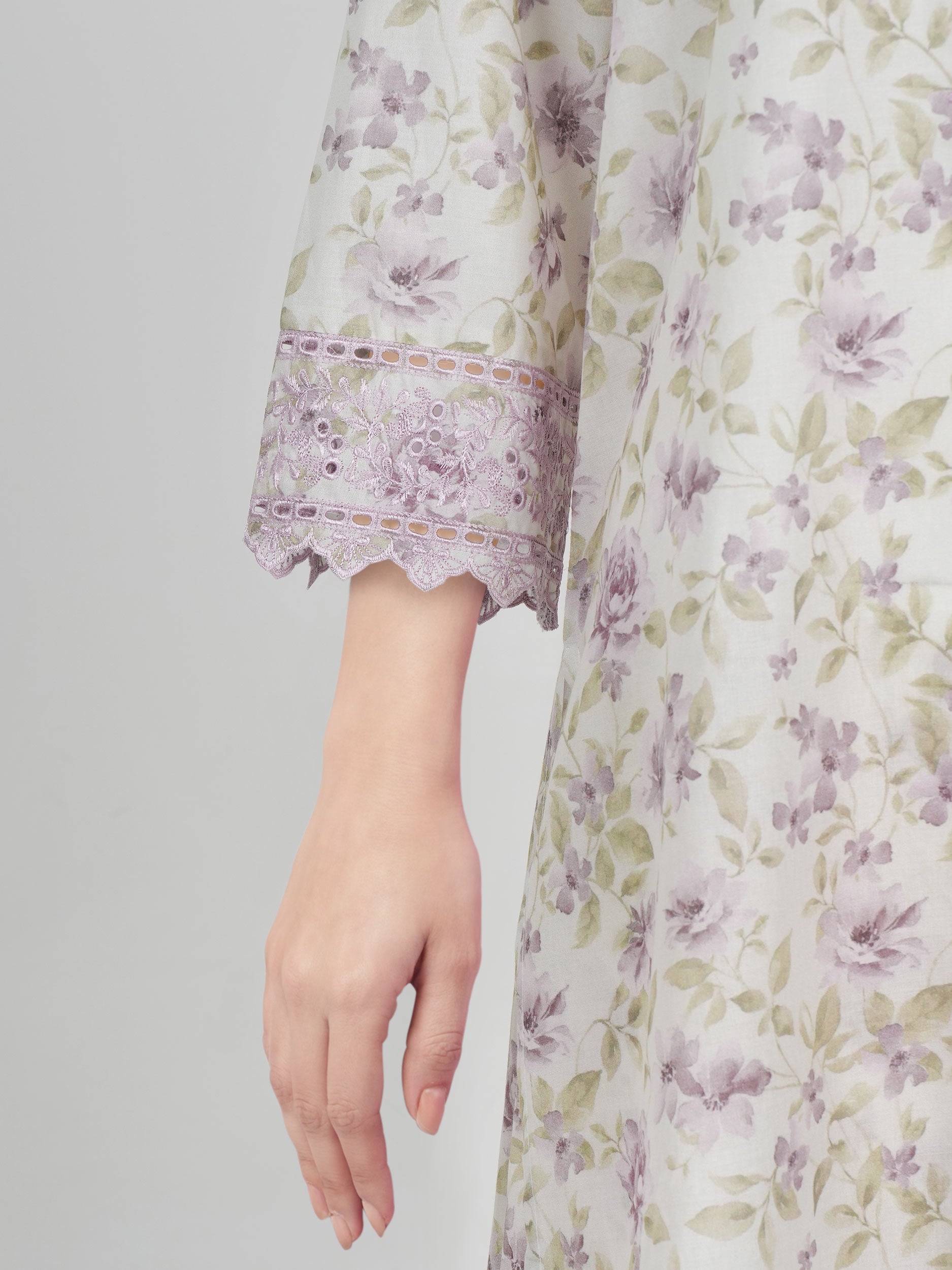 3 Piece Lawn Suit- Embroidered (Pret)