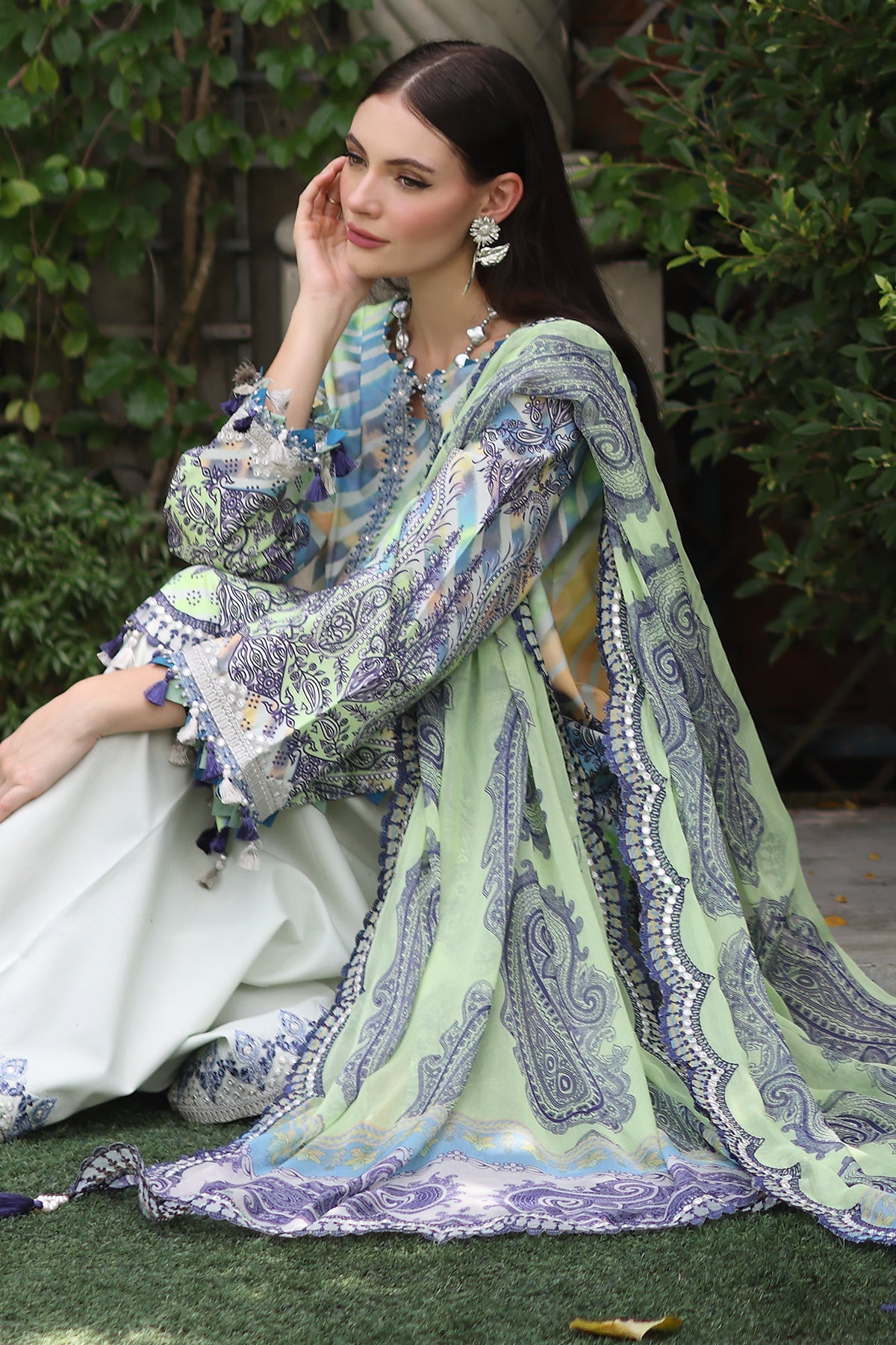 3-PC StitchedEmbroidered Lawn Collection IN6-10P