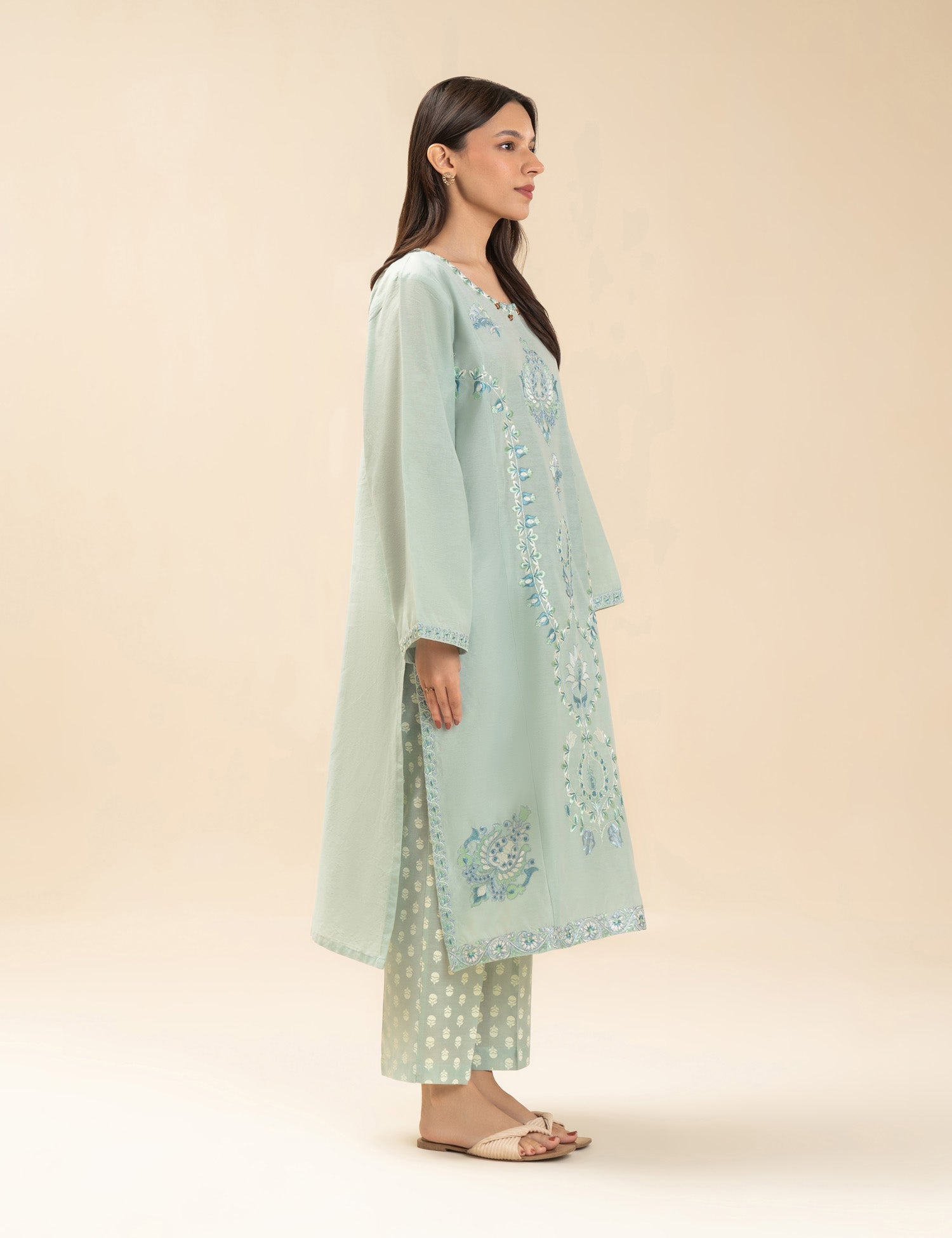 2 PIECE FLORAL EMBROIDERED SUIT